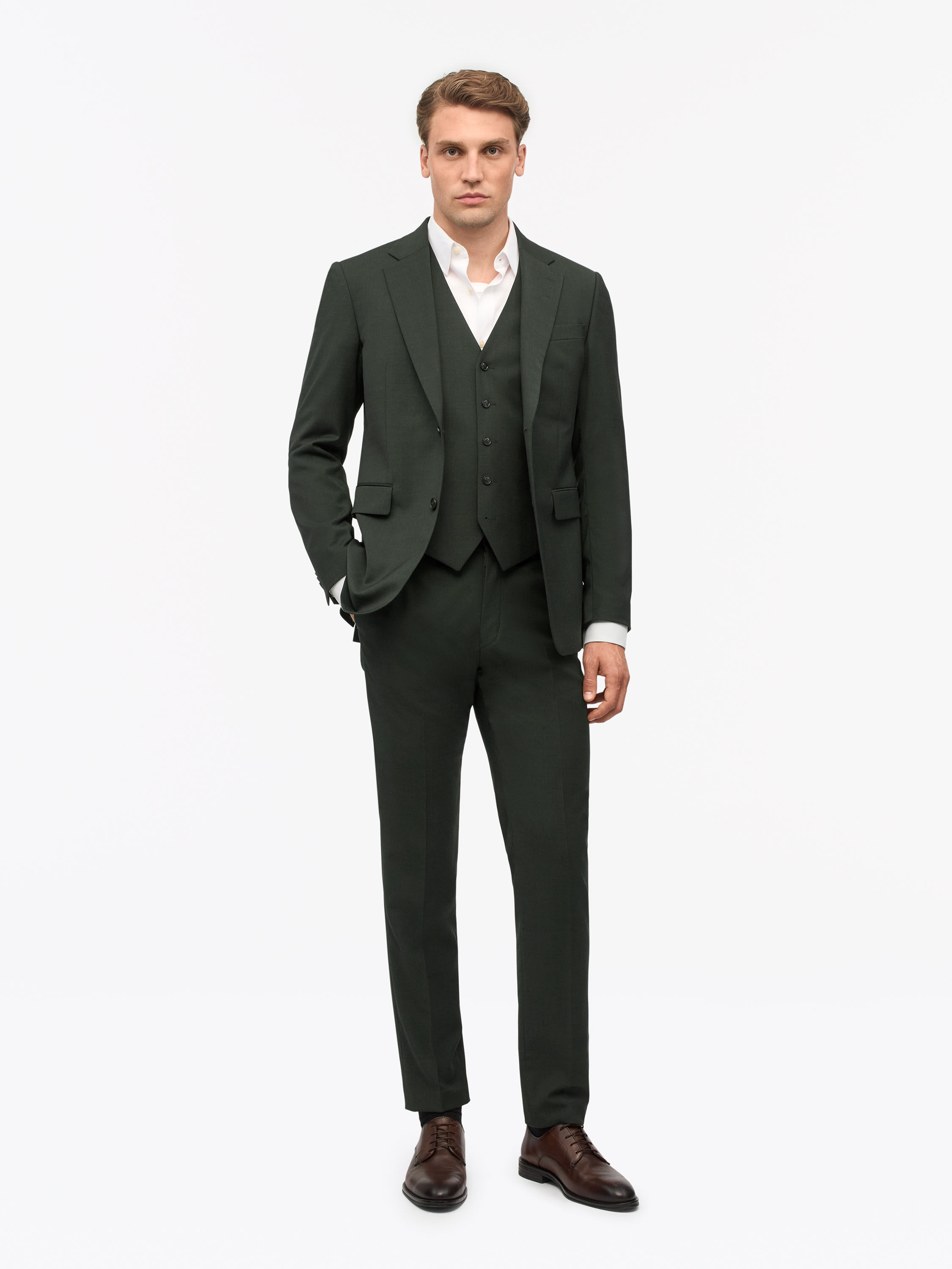 Tenutas Slim-Fit Trousers