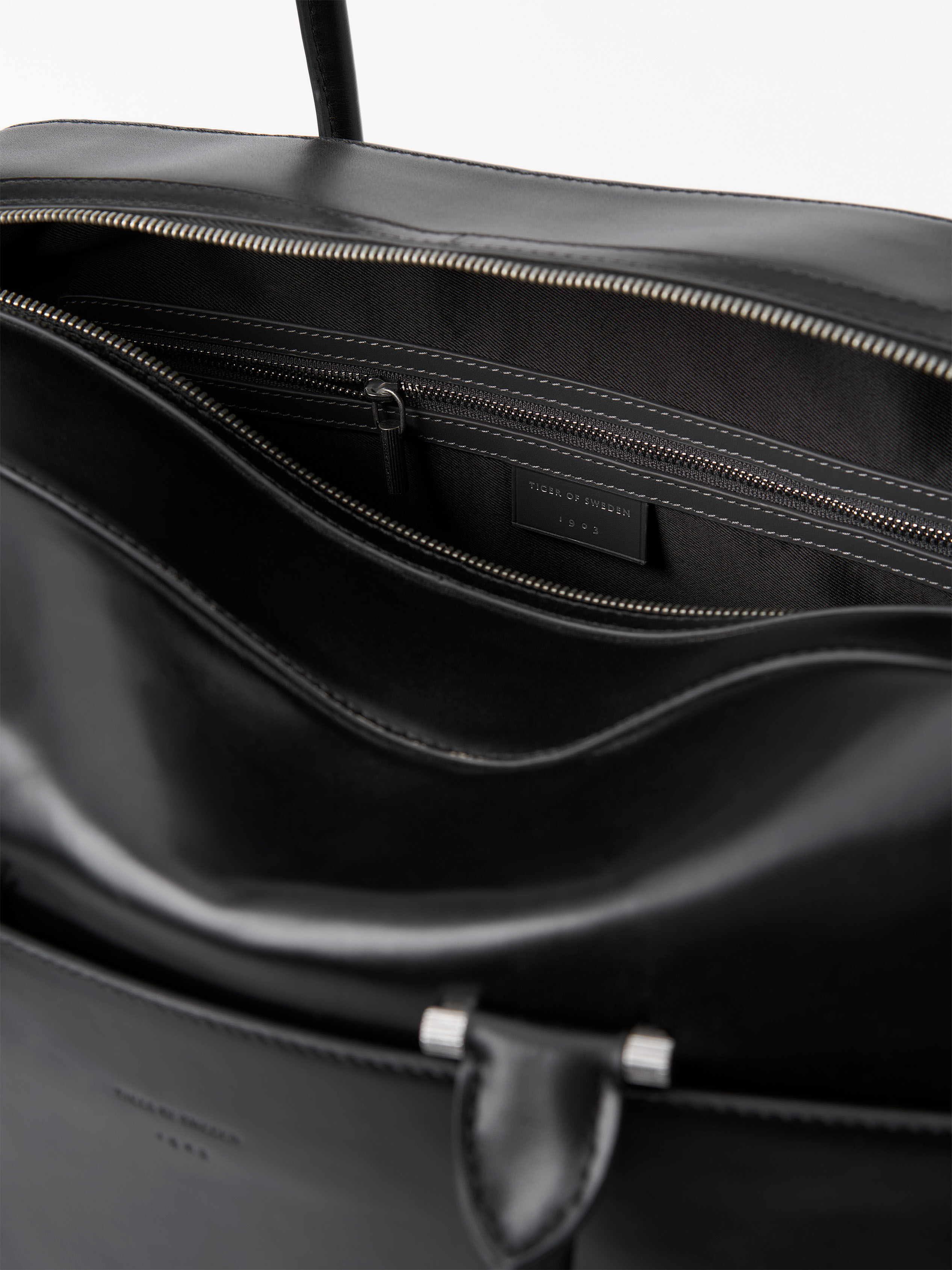 Navisa Leather Weekend Bag