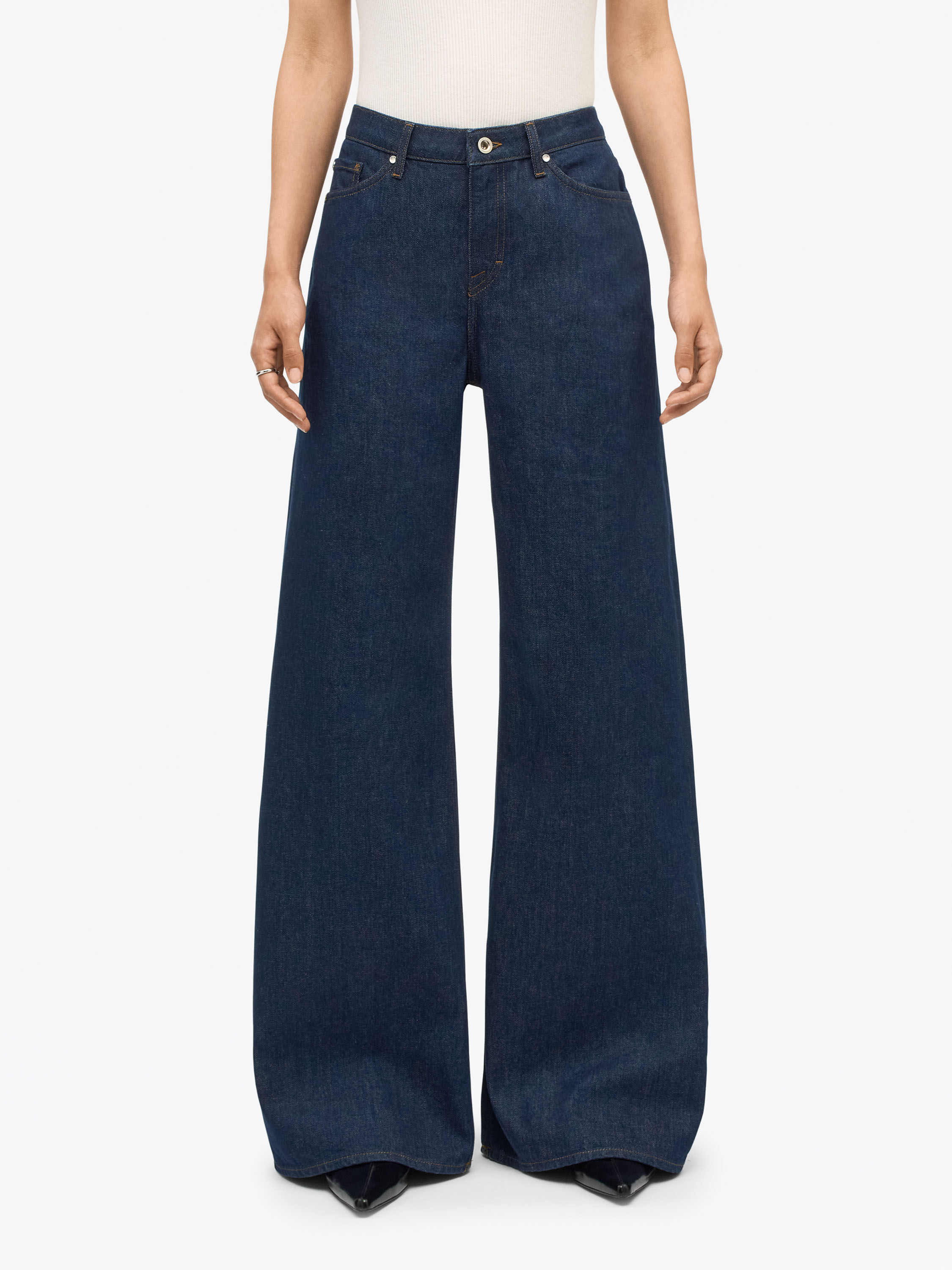 Kinne Relaxed-Flare Jeans