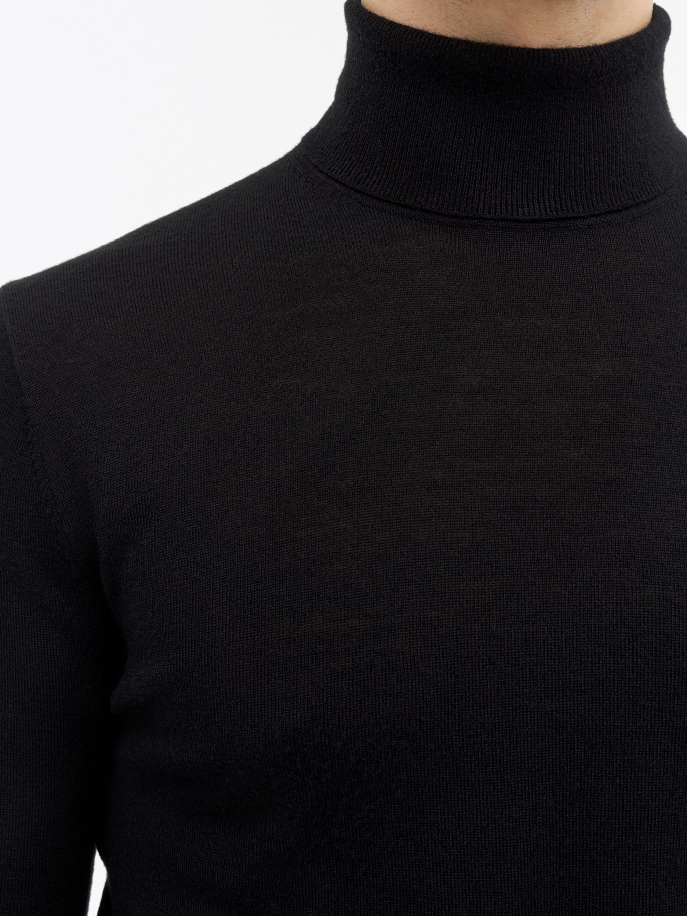 Nevile RWS Turtleneck Merino Sweater
