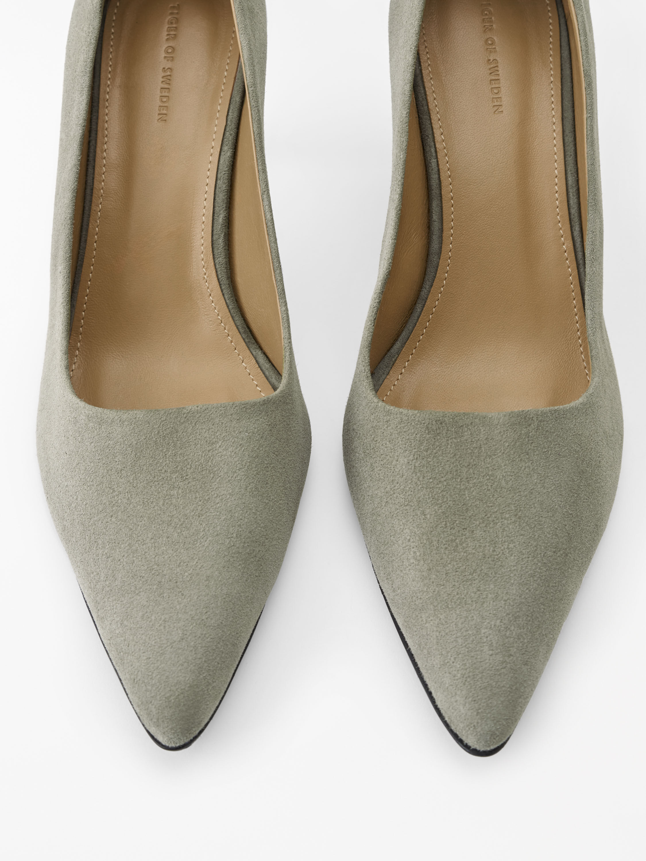 Cliniala Suede Pumps