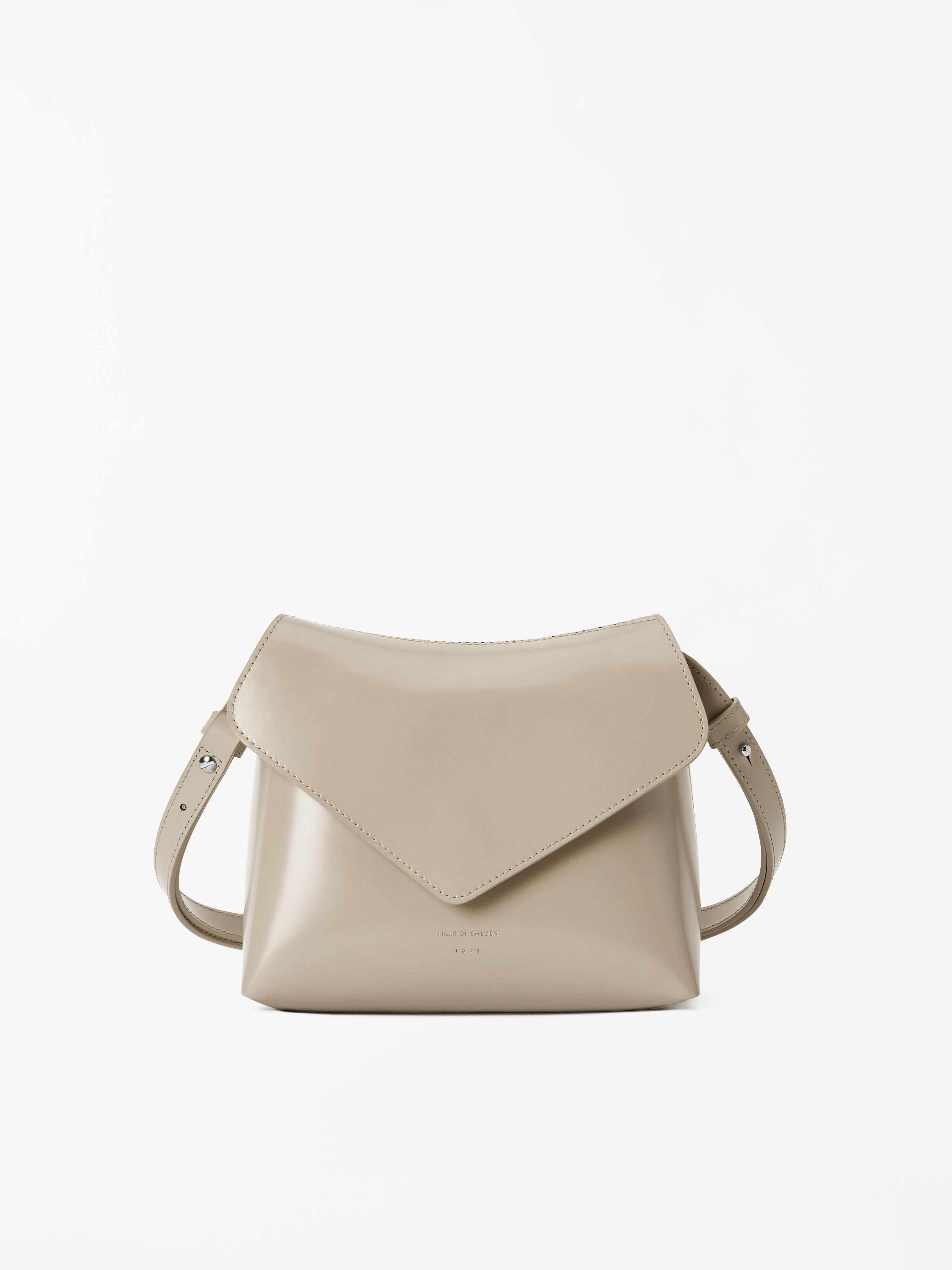 Madlen Skuldertaske i l&aelig;der