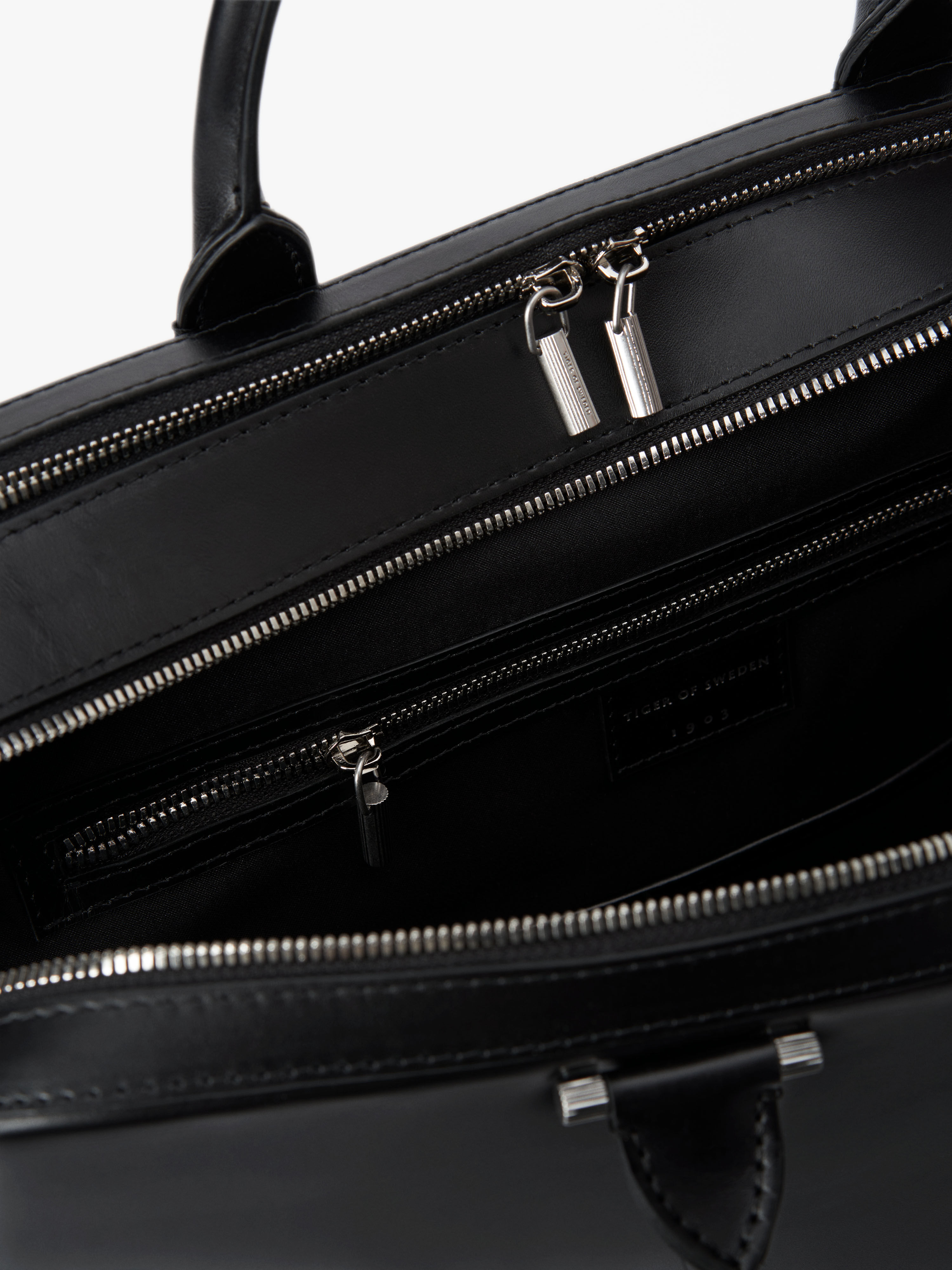 Glossy smooth leather Valise Briefcase Tiger Of Sweden