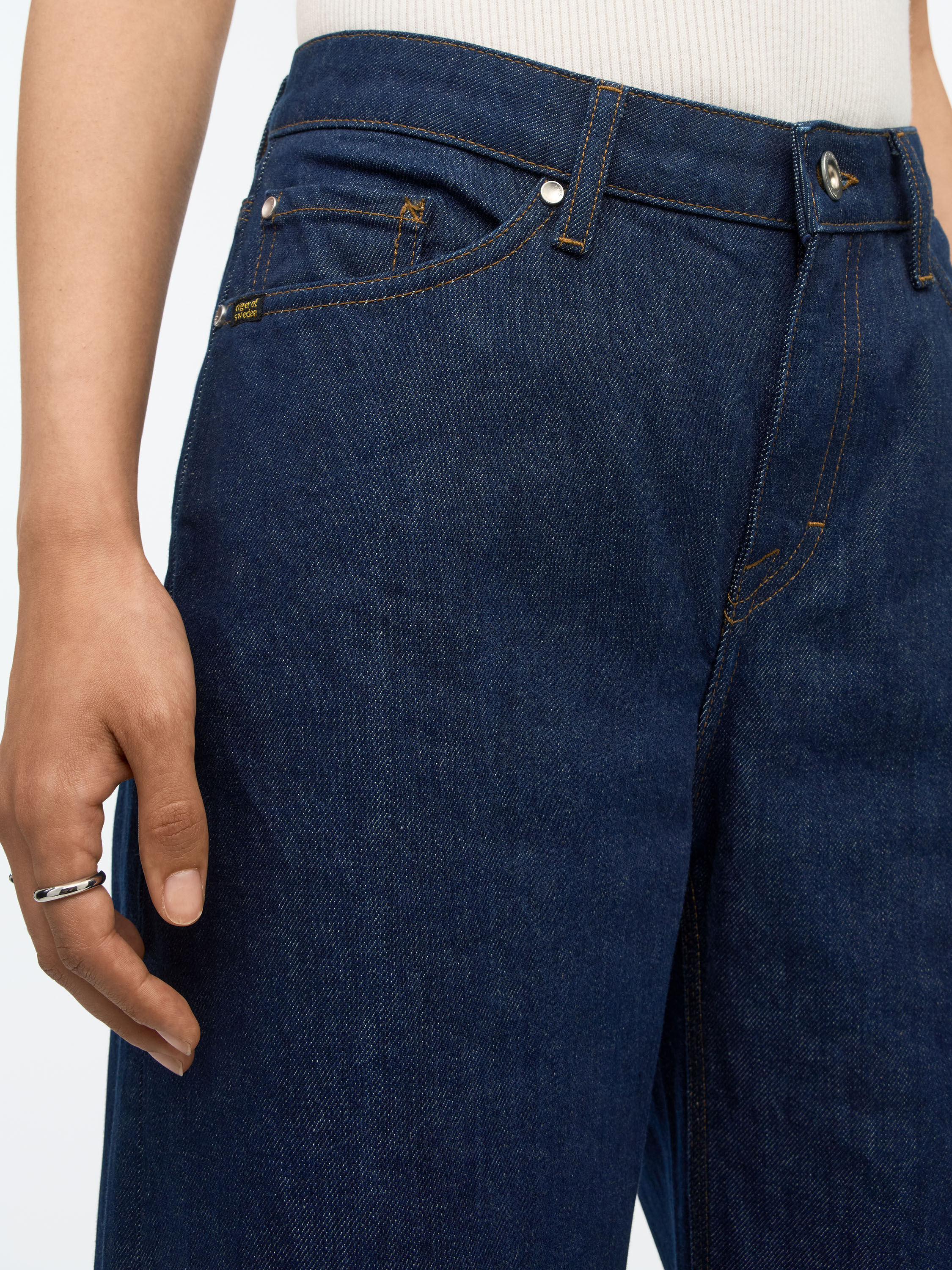 Kinne Relaxed-Flare Jeans