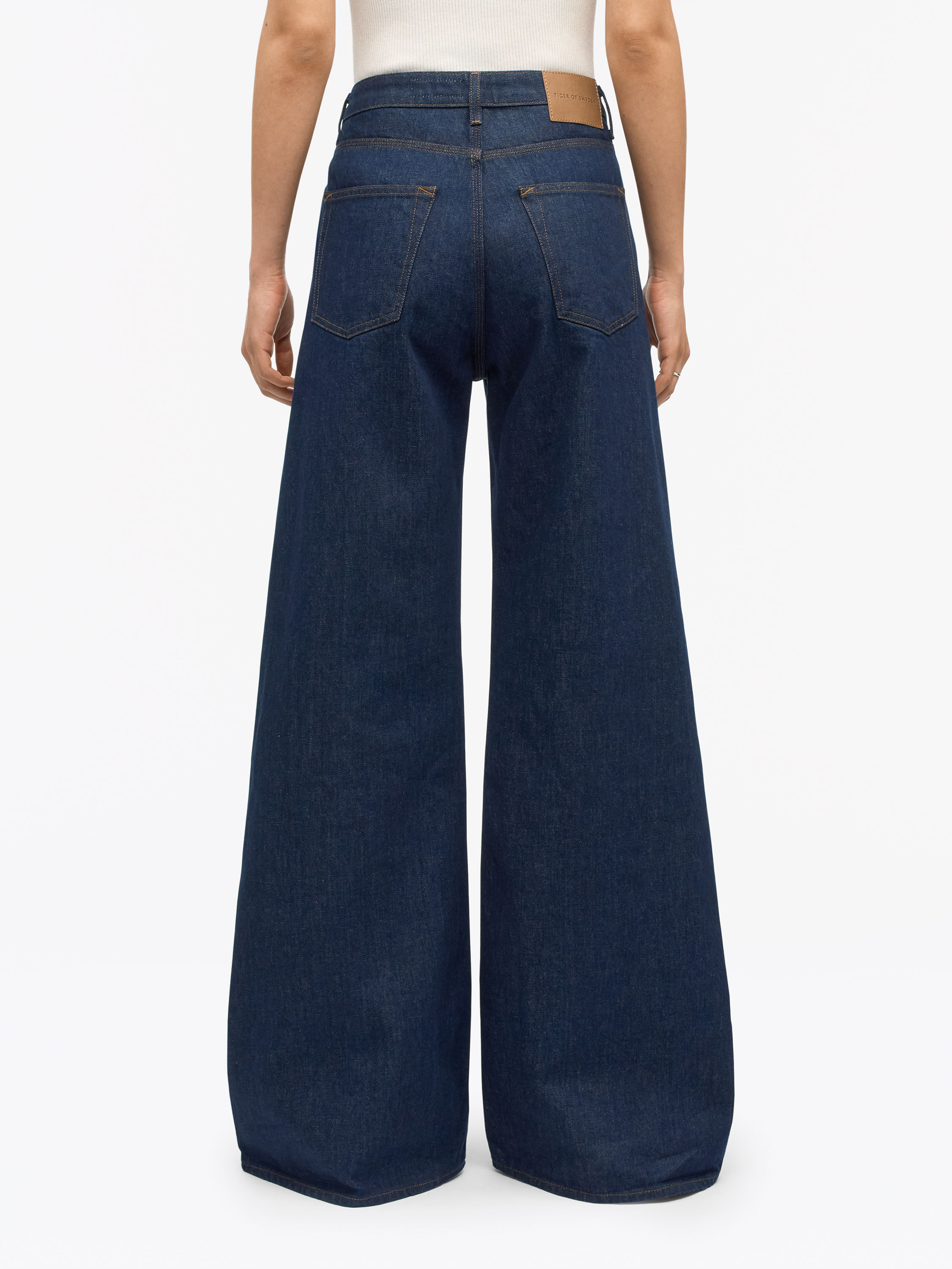 Kinne Relaxed-Flare Jeans