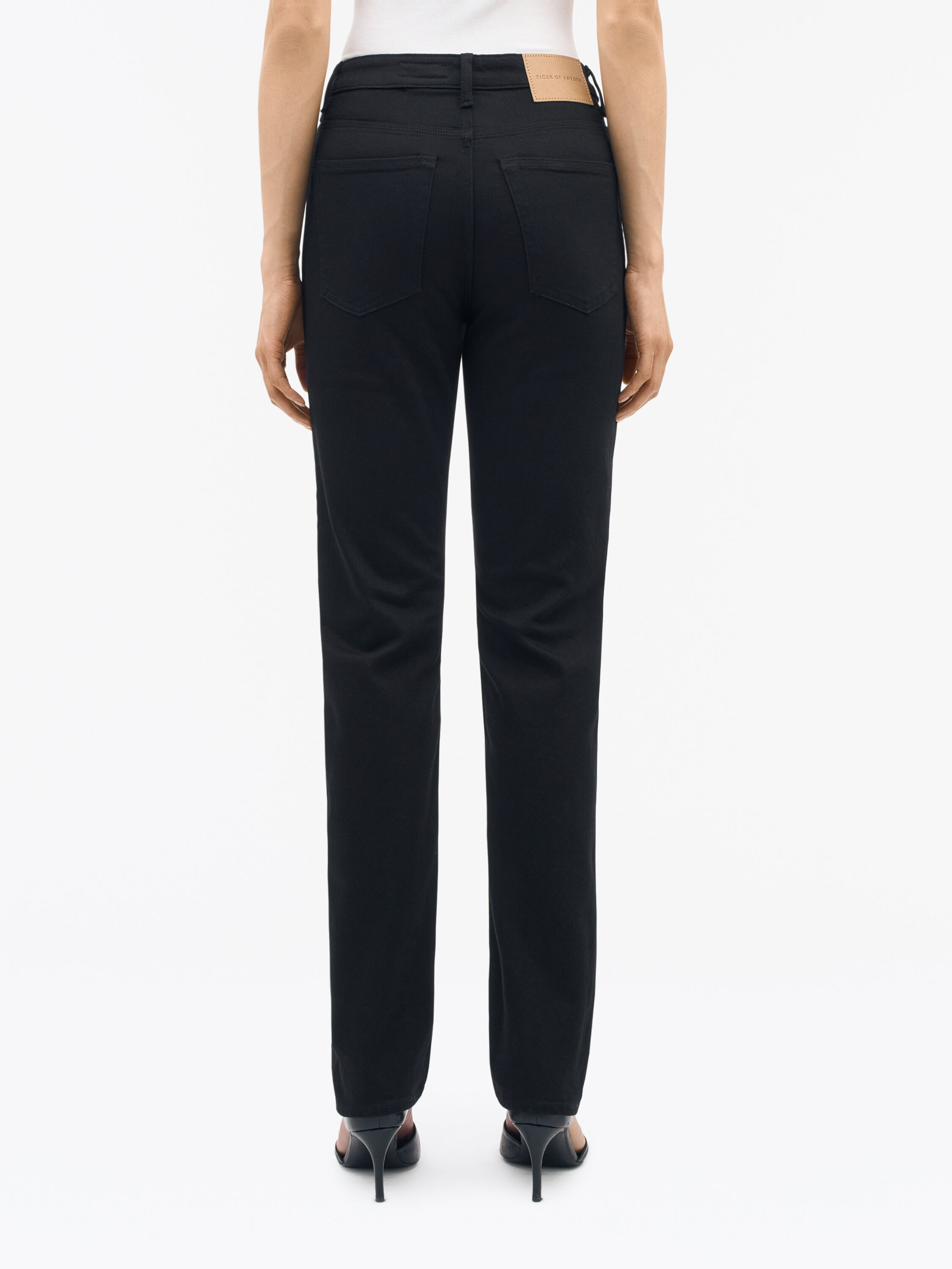 Maggie Slim-Straight Jeans