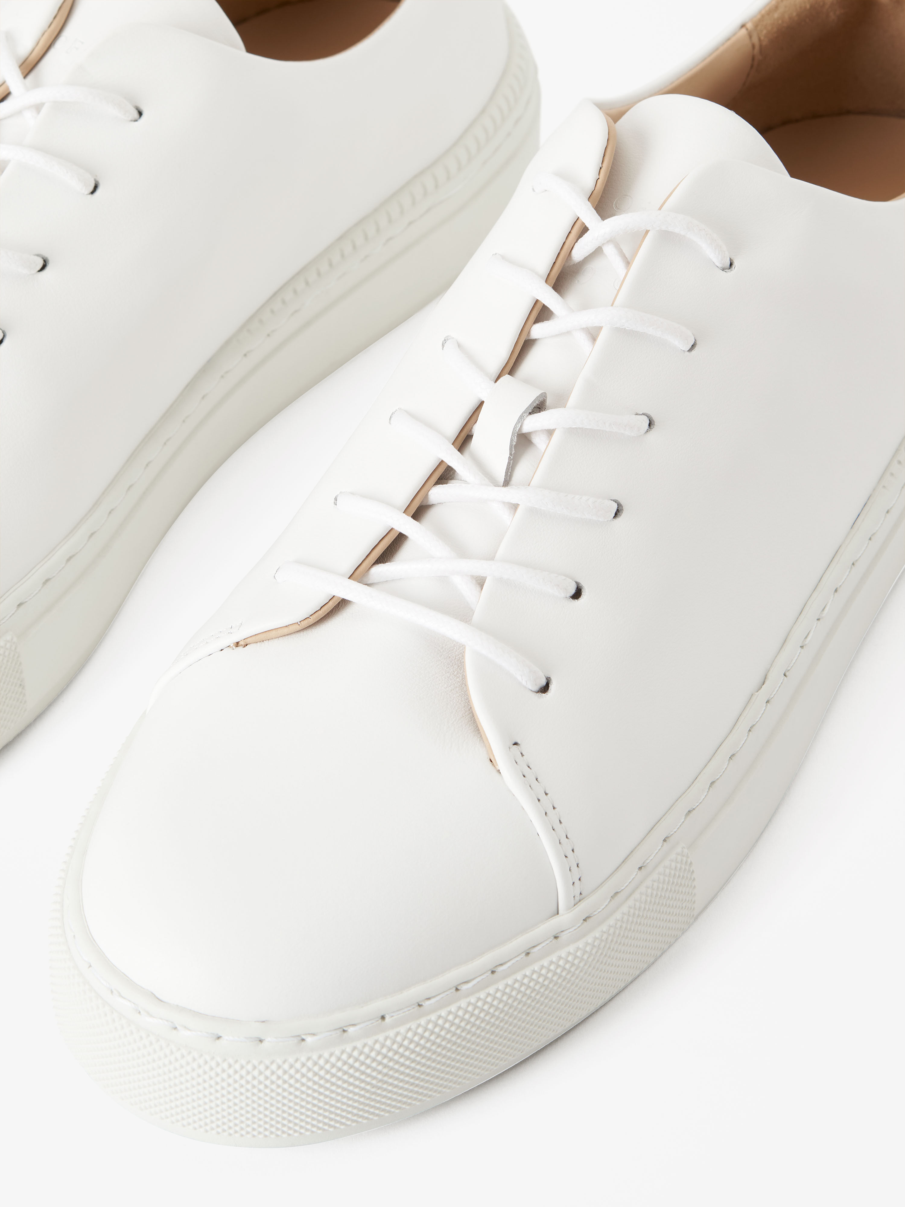 Sampe Leather Sneakers