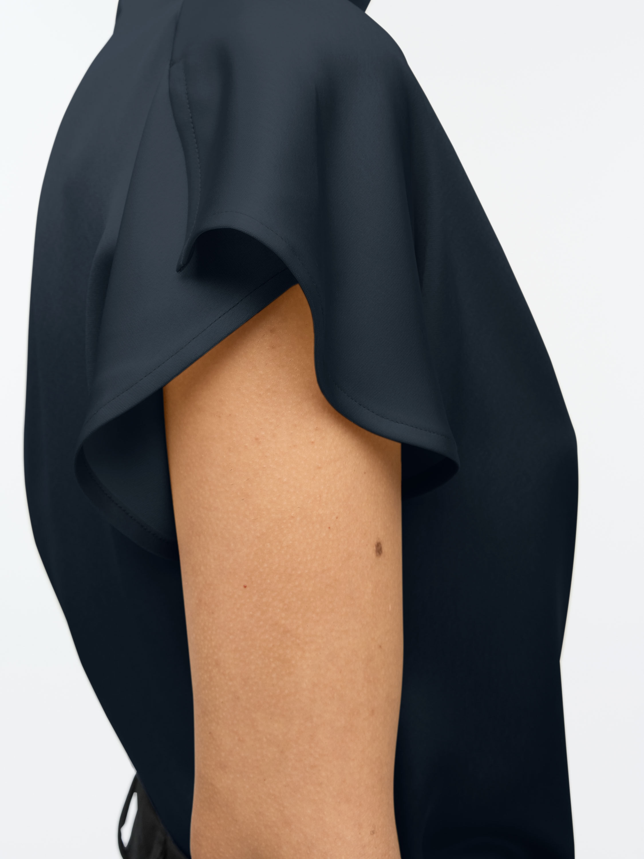 Lei Iridescent Festive Blouse