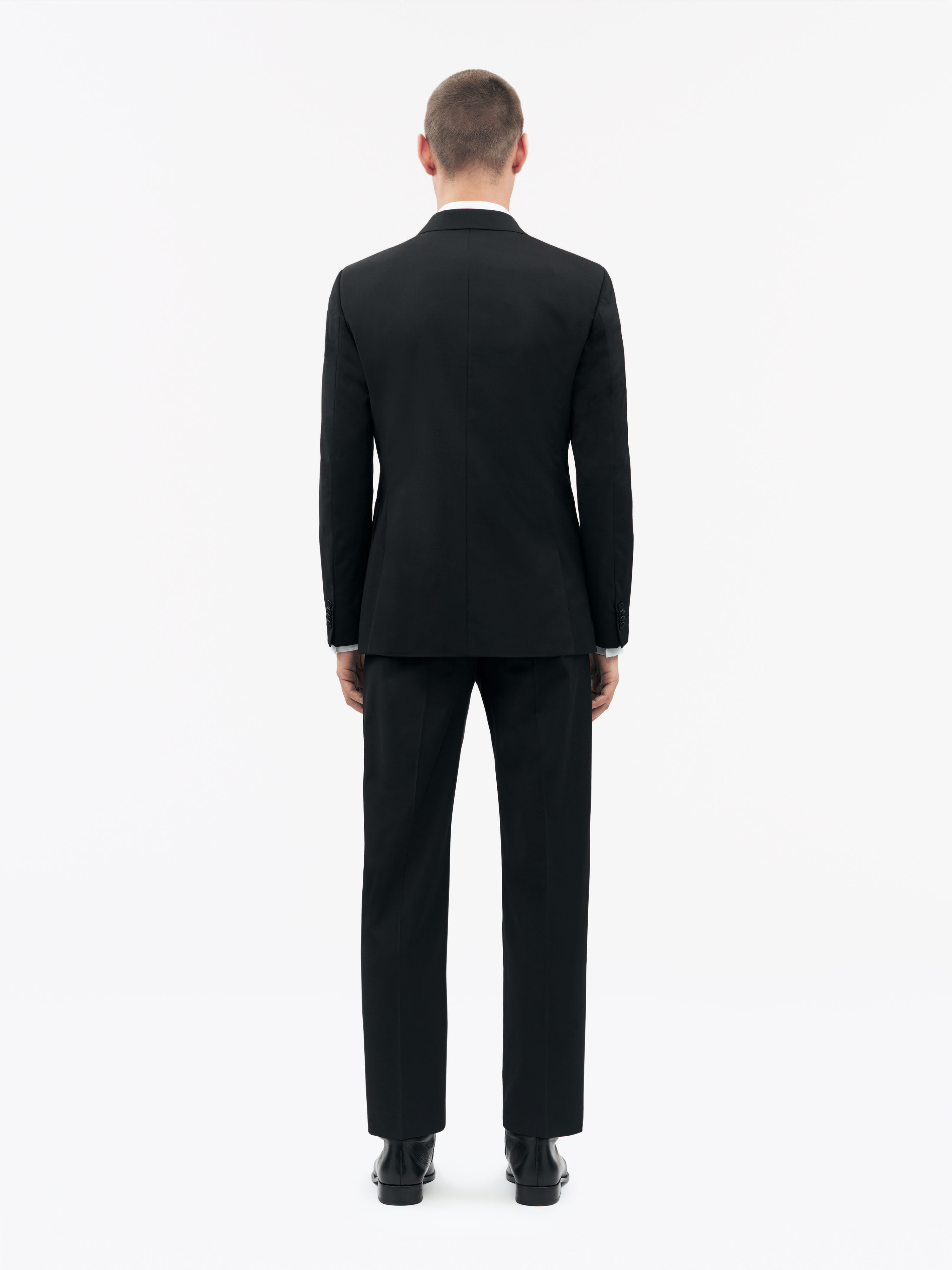Justins Suit