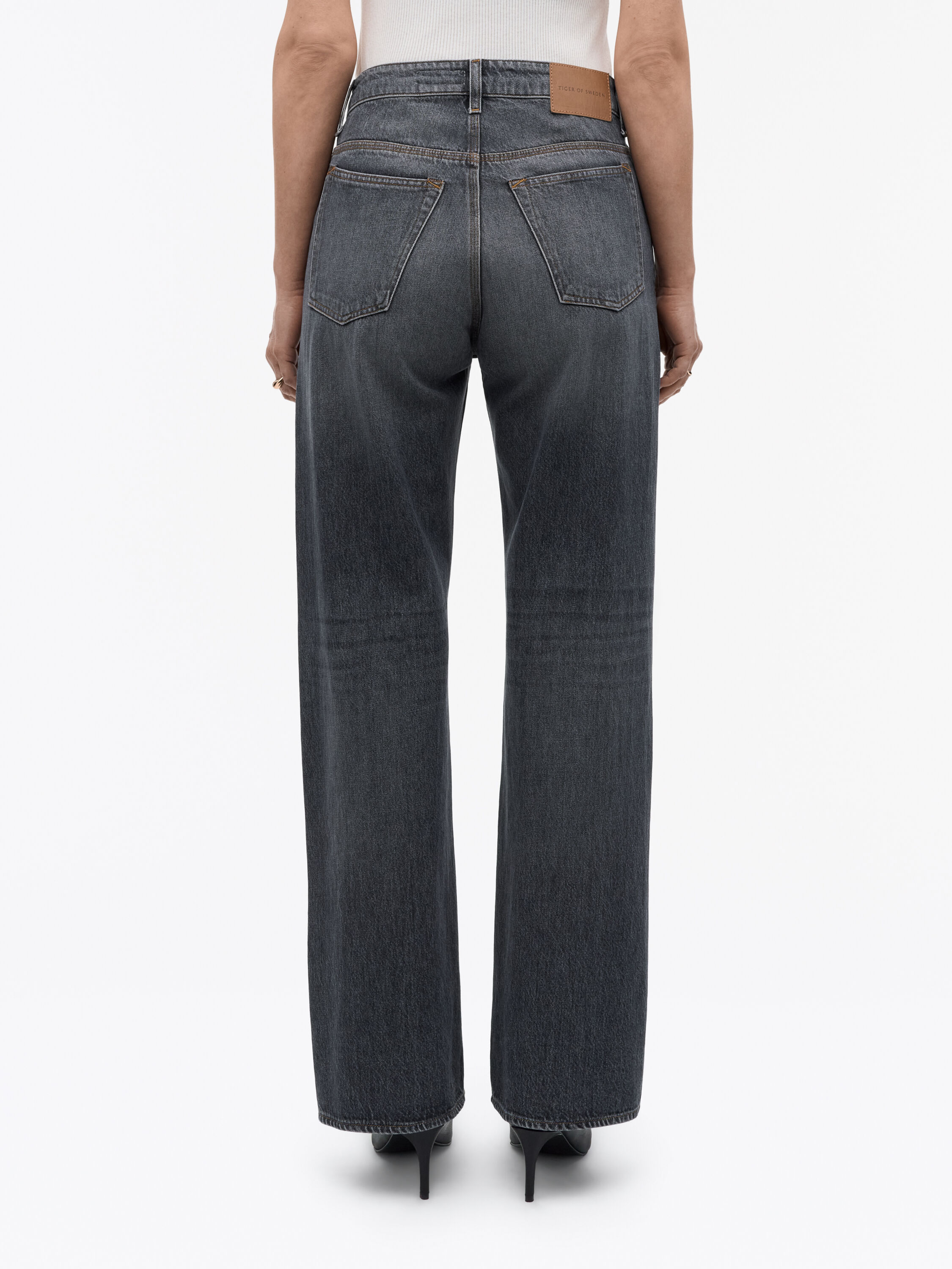 Milis Pine Mid-Rise Jeans