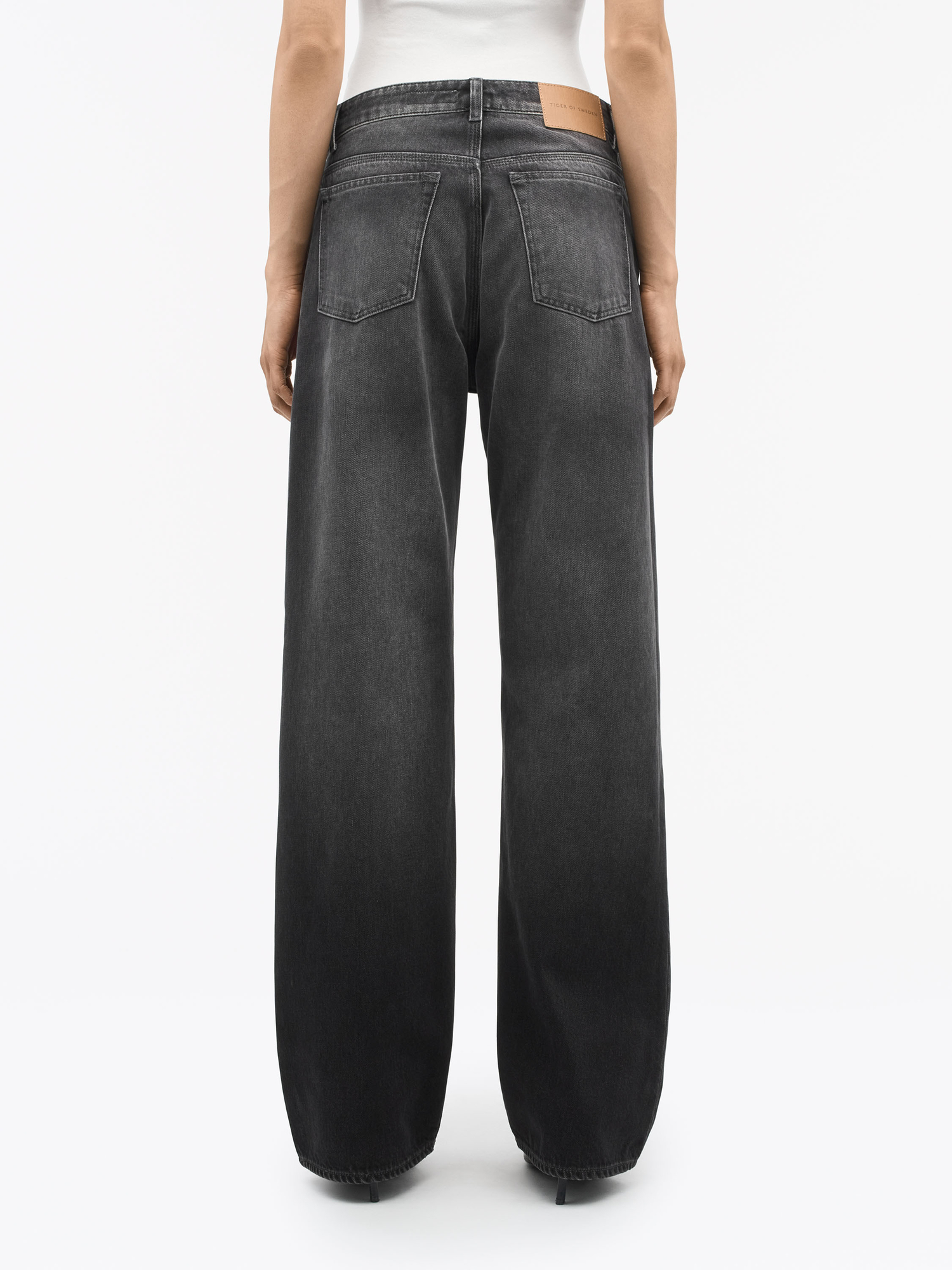 Milis Mid-Rise Jeans