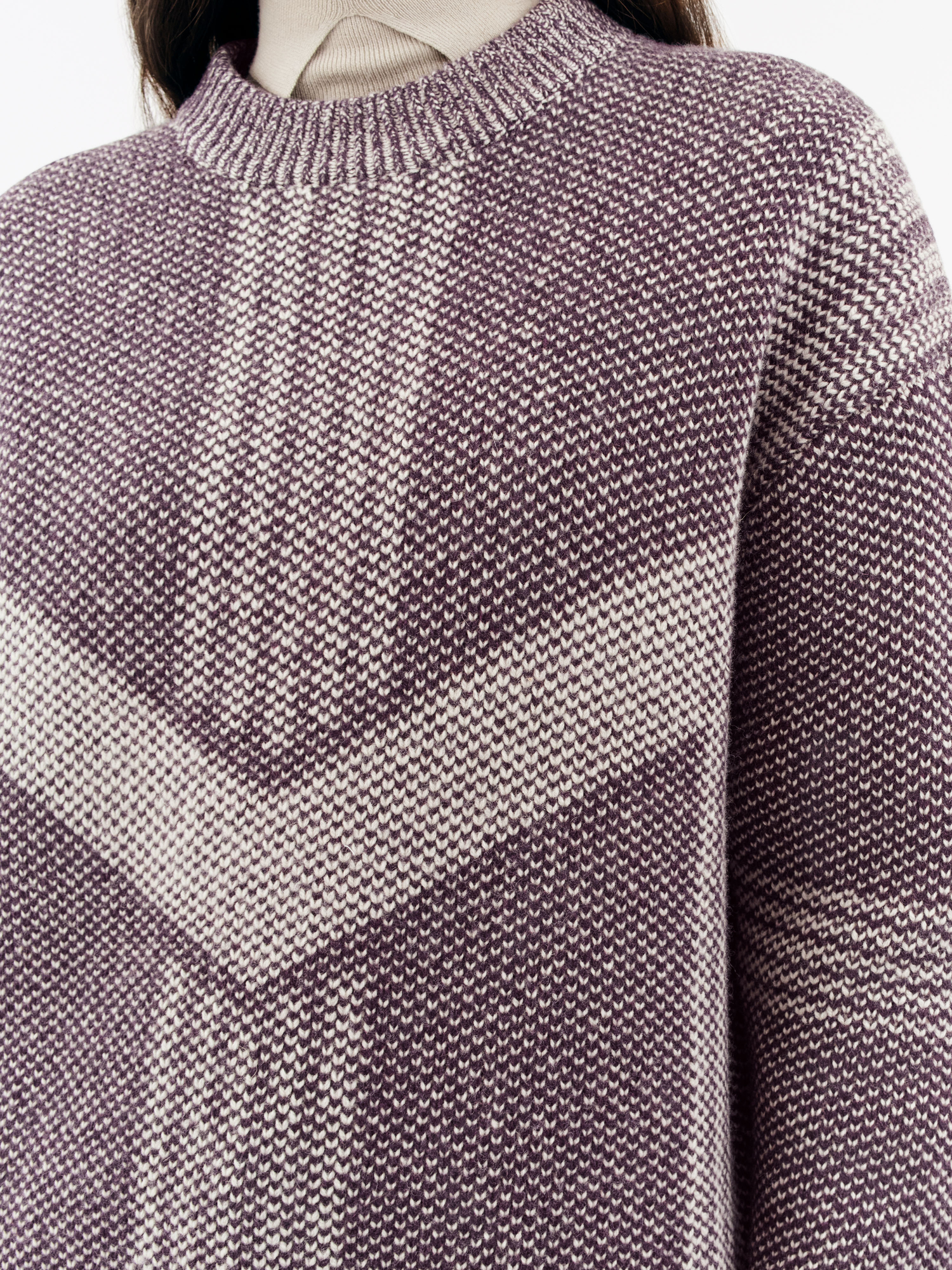 Lawin Sweater