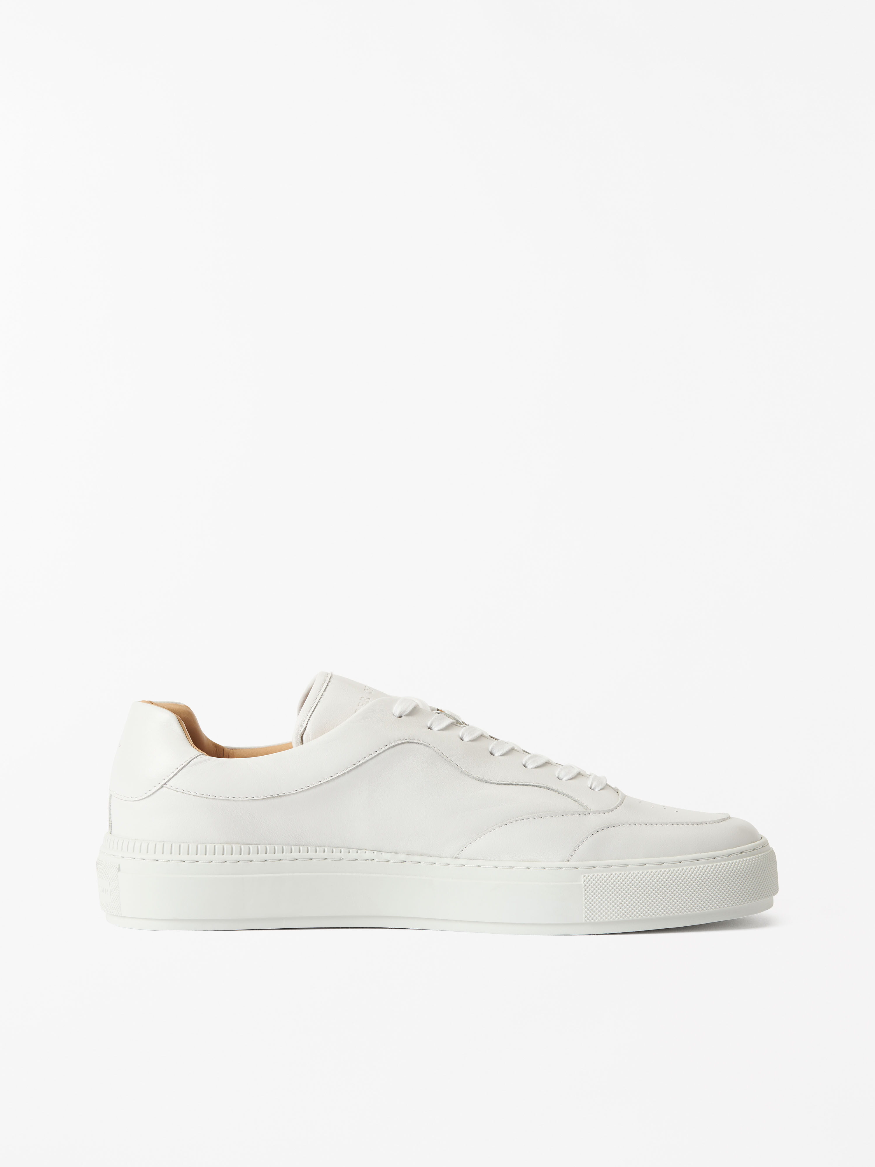 Nomme Sporty Sneakers