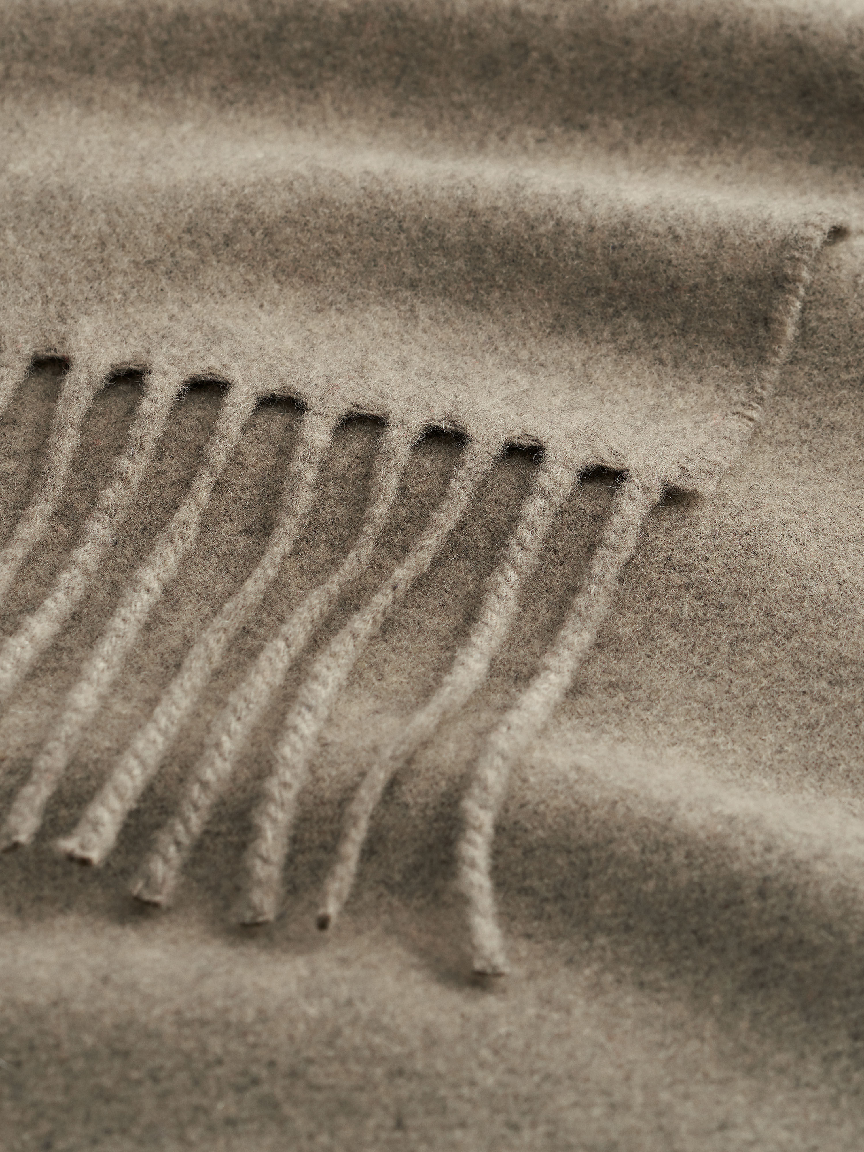 Sylan Classic Wool Scarf