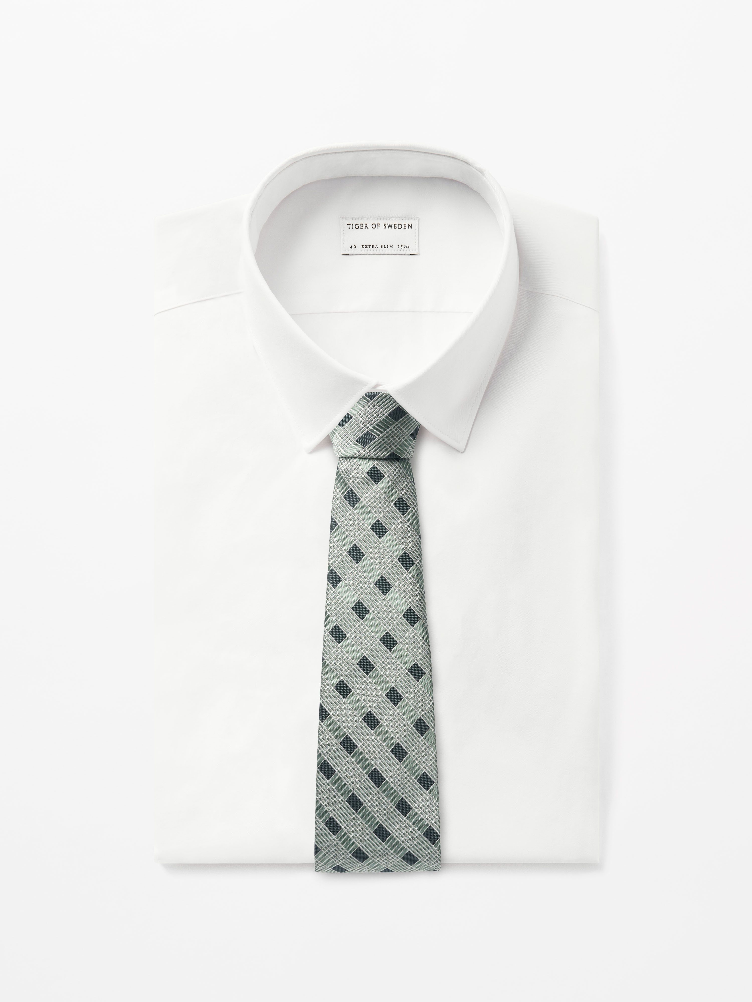 Moder Necktie