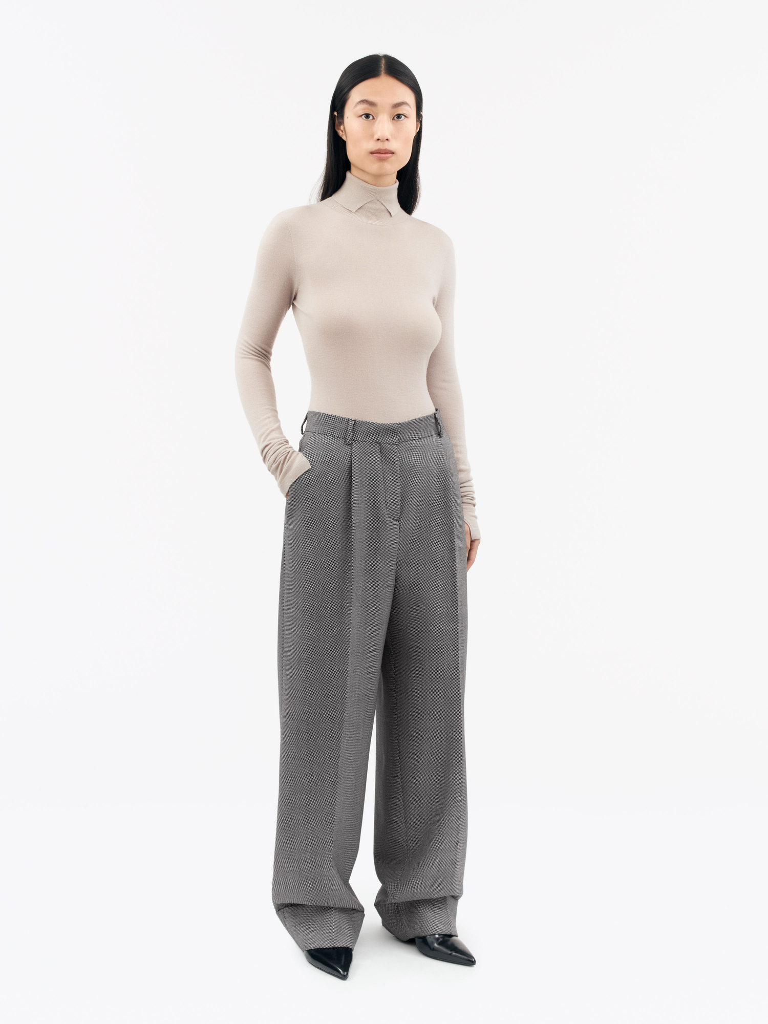 Aminha Sweater