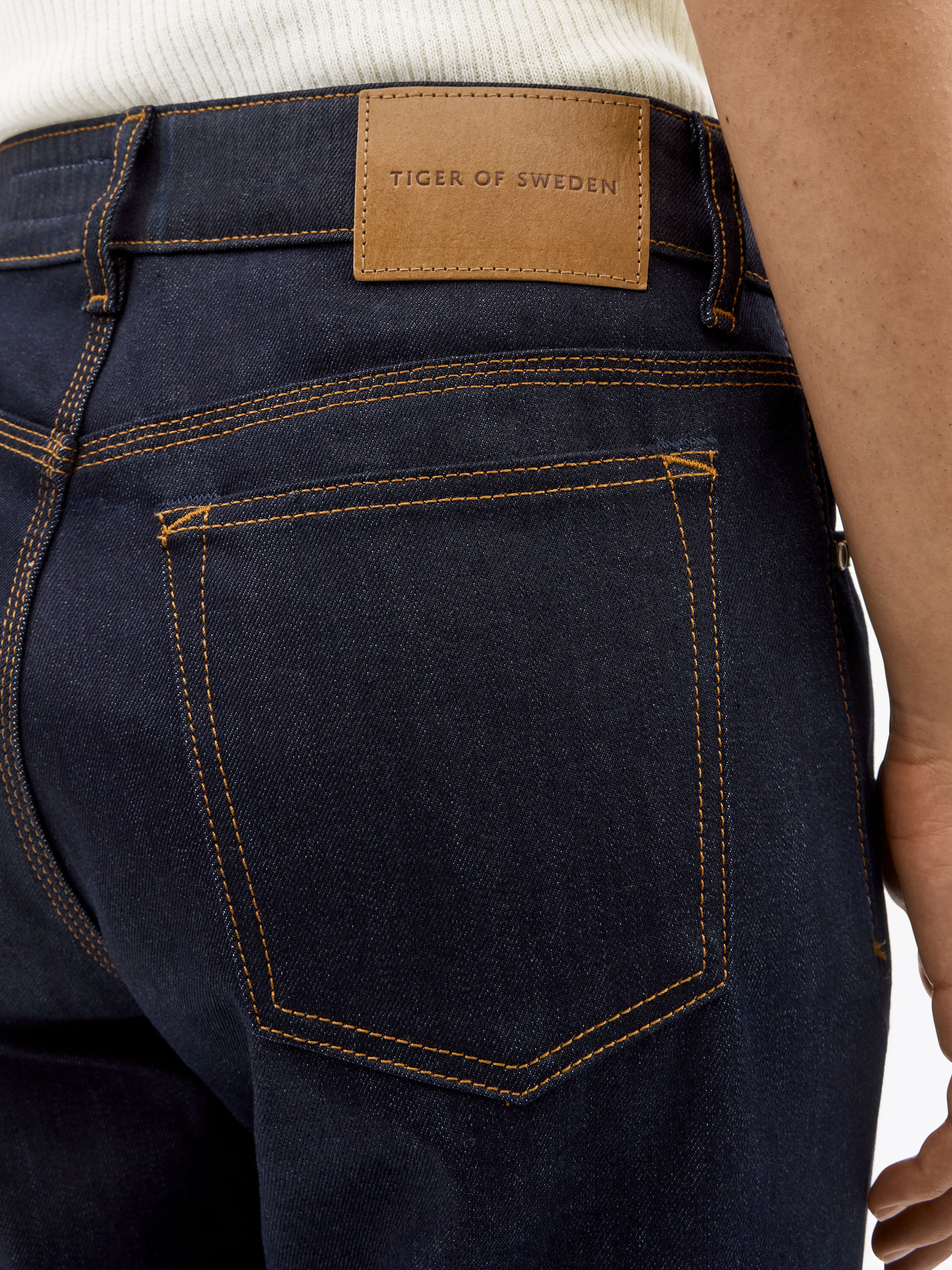 Milis Hall Mid-Rise Jeans