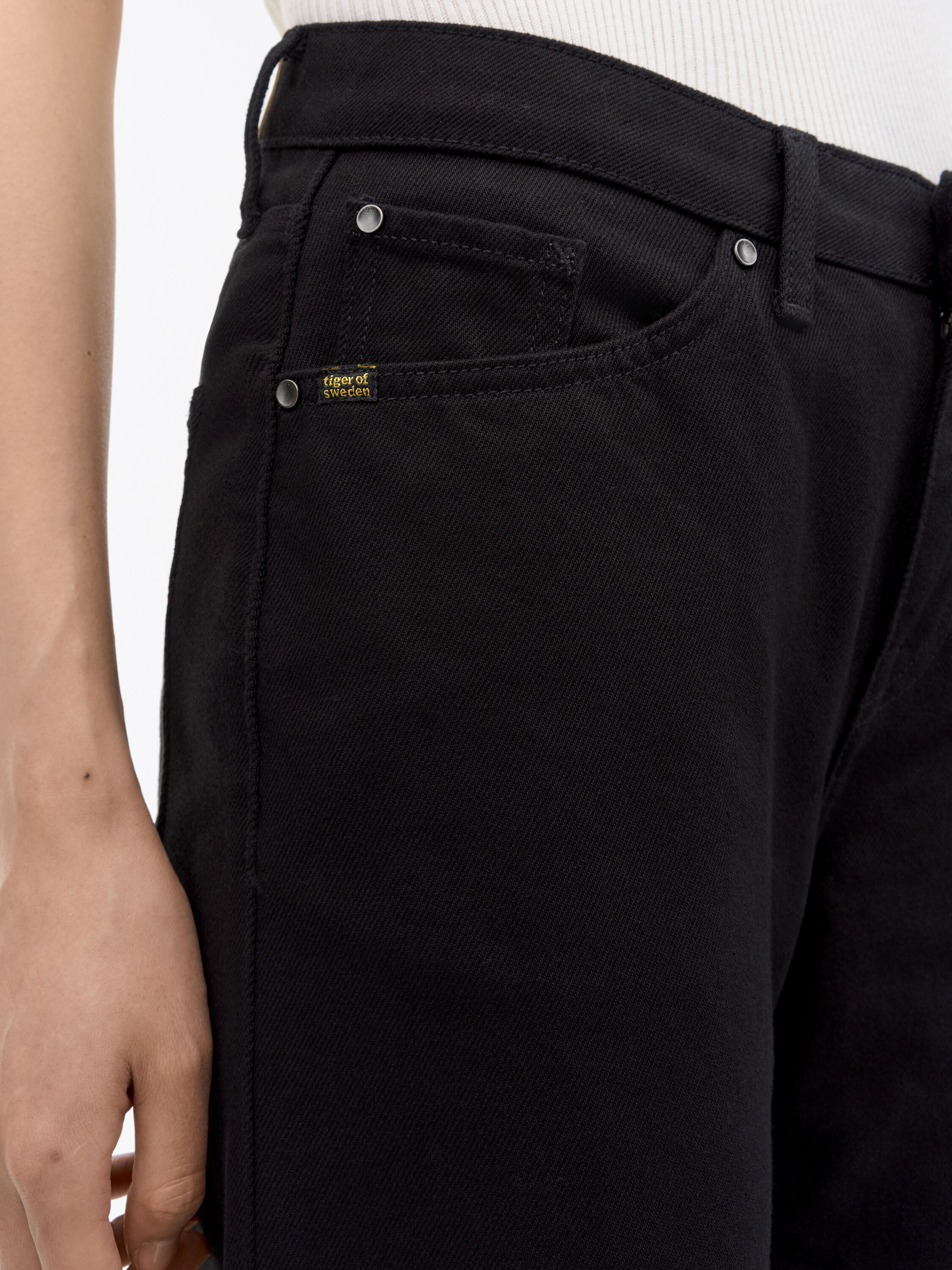 Kinne Tempera Relaxed-Fit Jeans