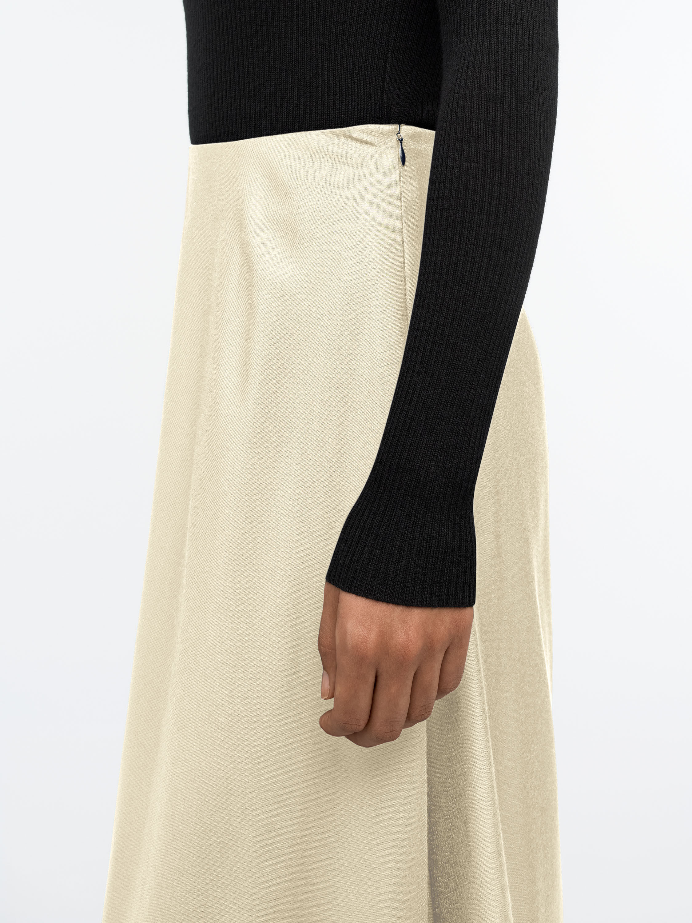 Reylynn Viscose Midi Skirt