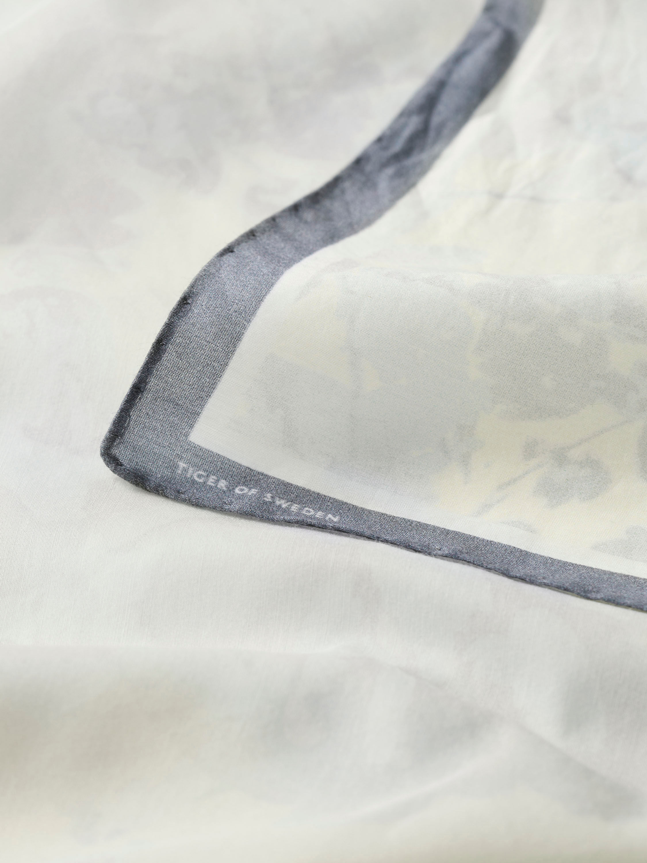 Resca Floral Printed Scarf