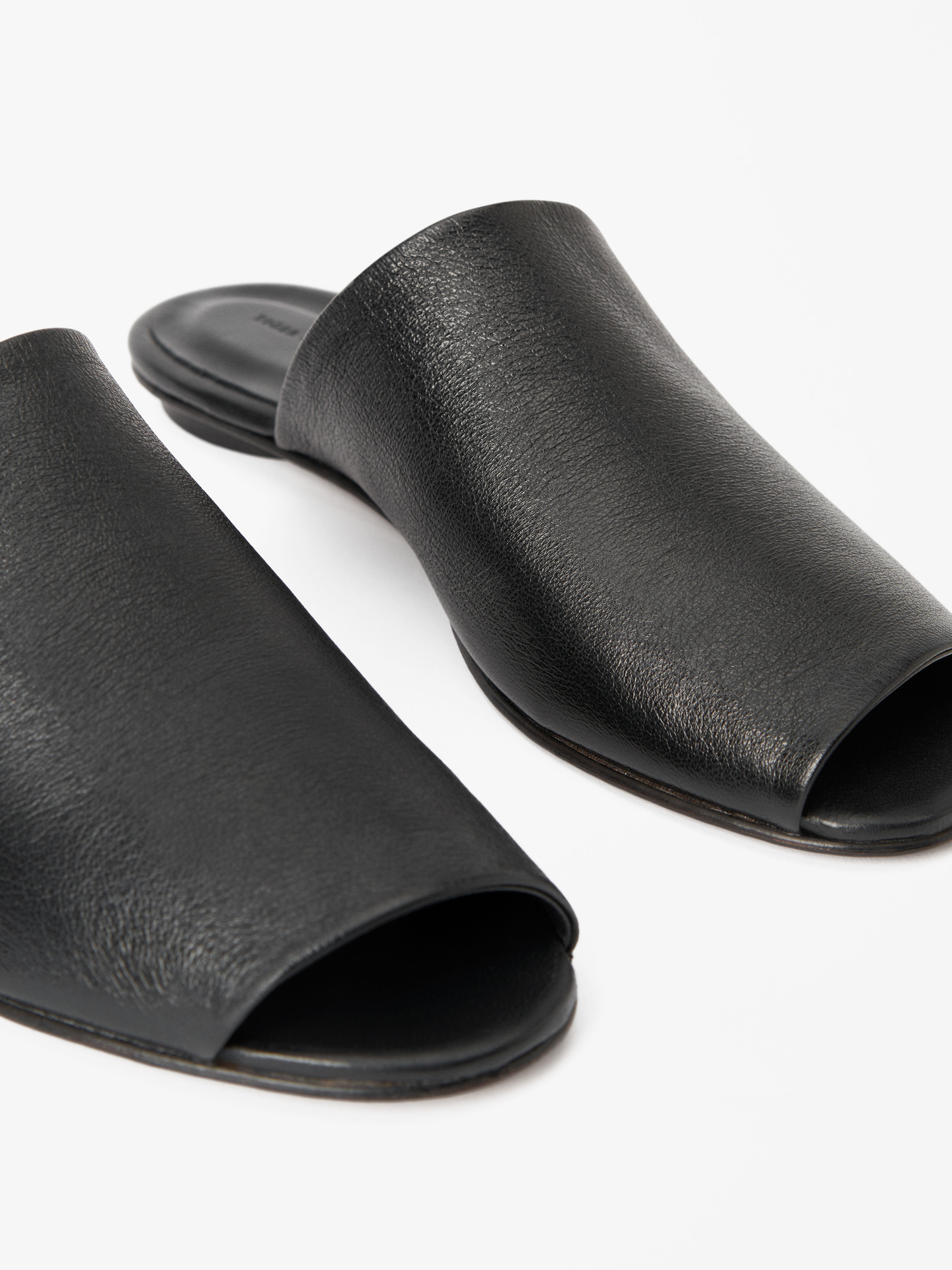 Barka Sandals