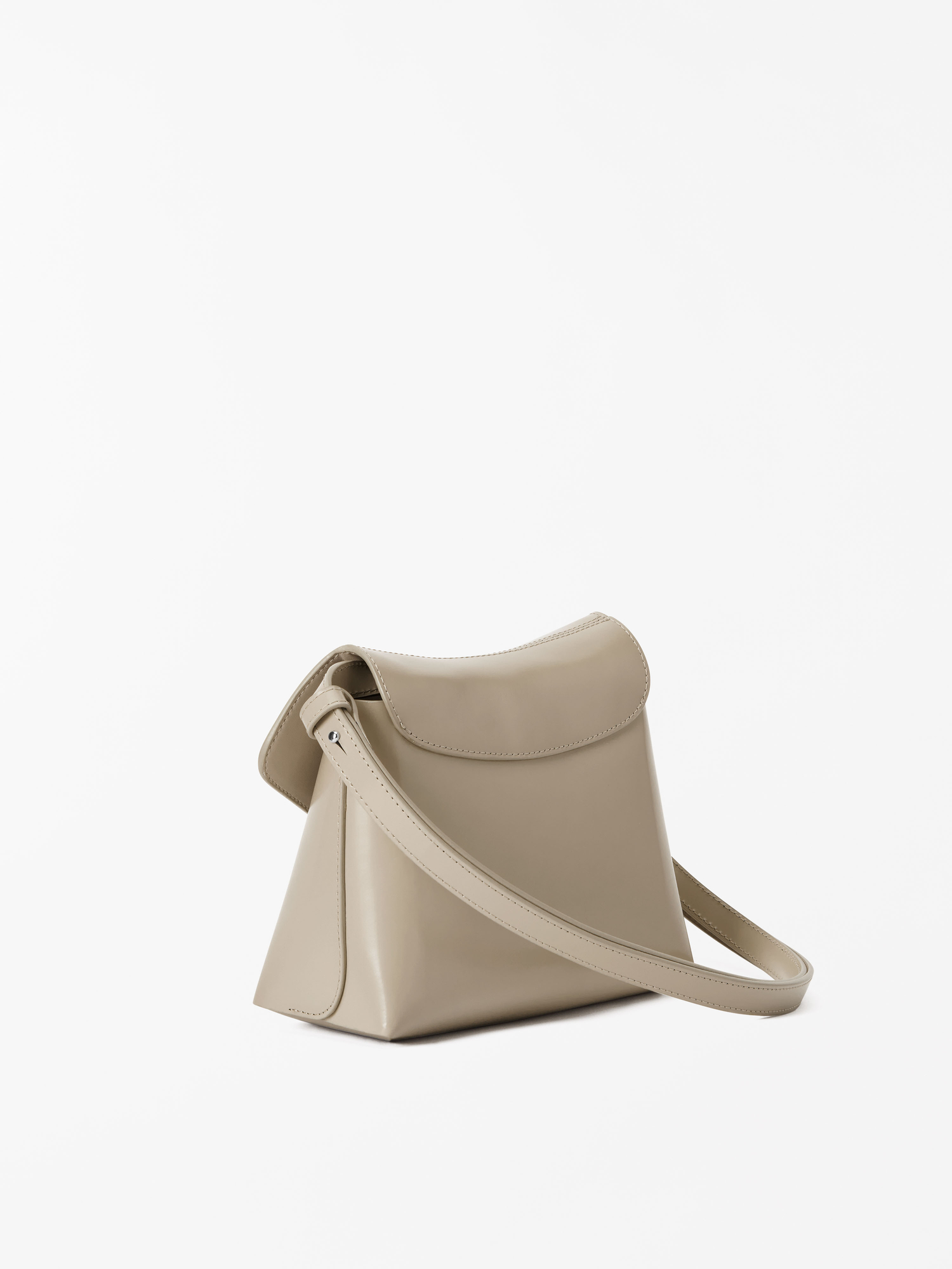 Madlen Leather Shoulder Handbag