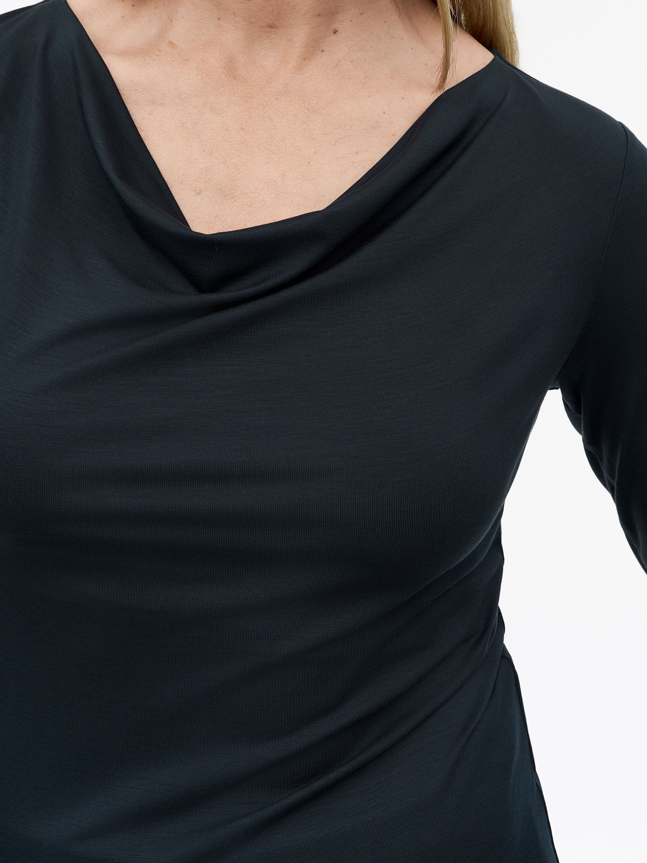 Elois Long-Sleeved T-Shirt
