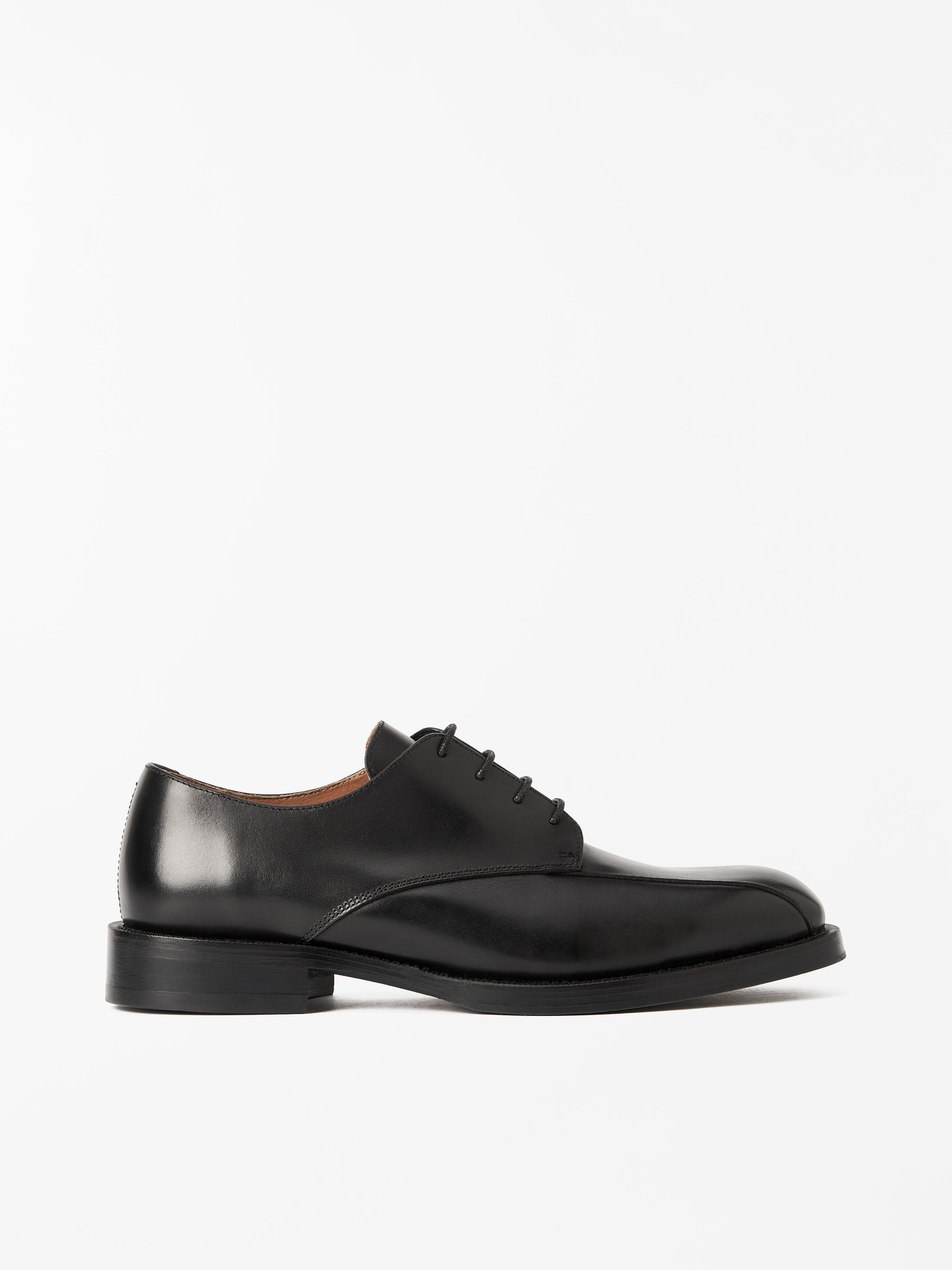Laxet Shoes