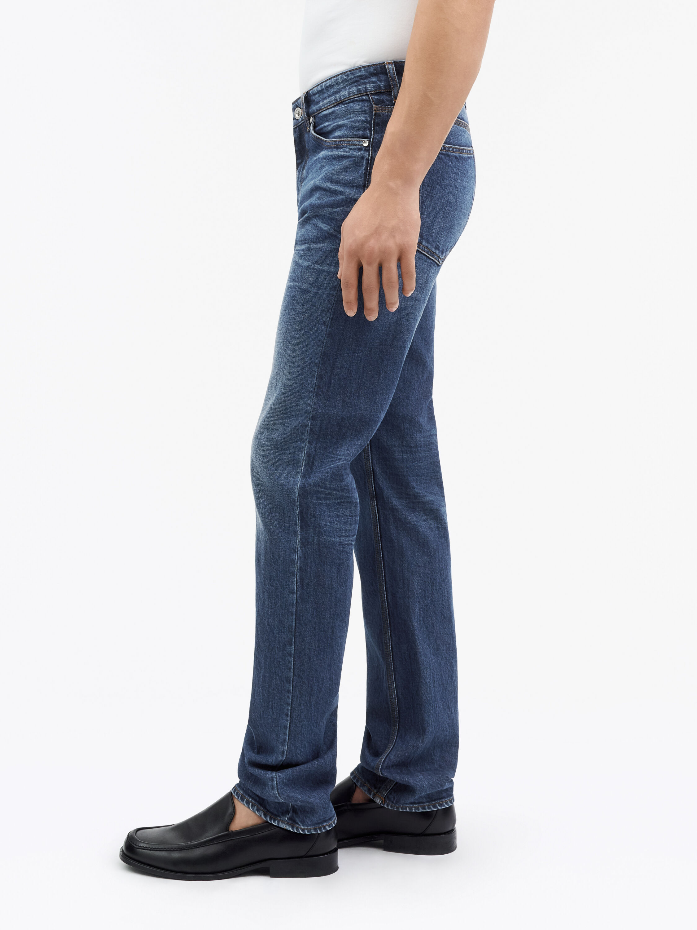 Des Compress Slim-Fit Jeans