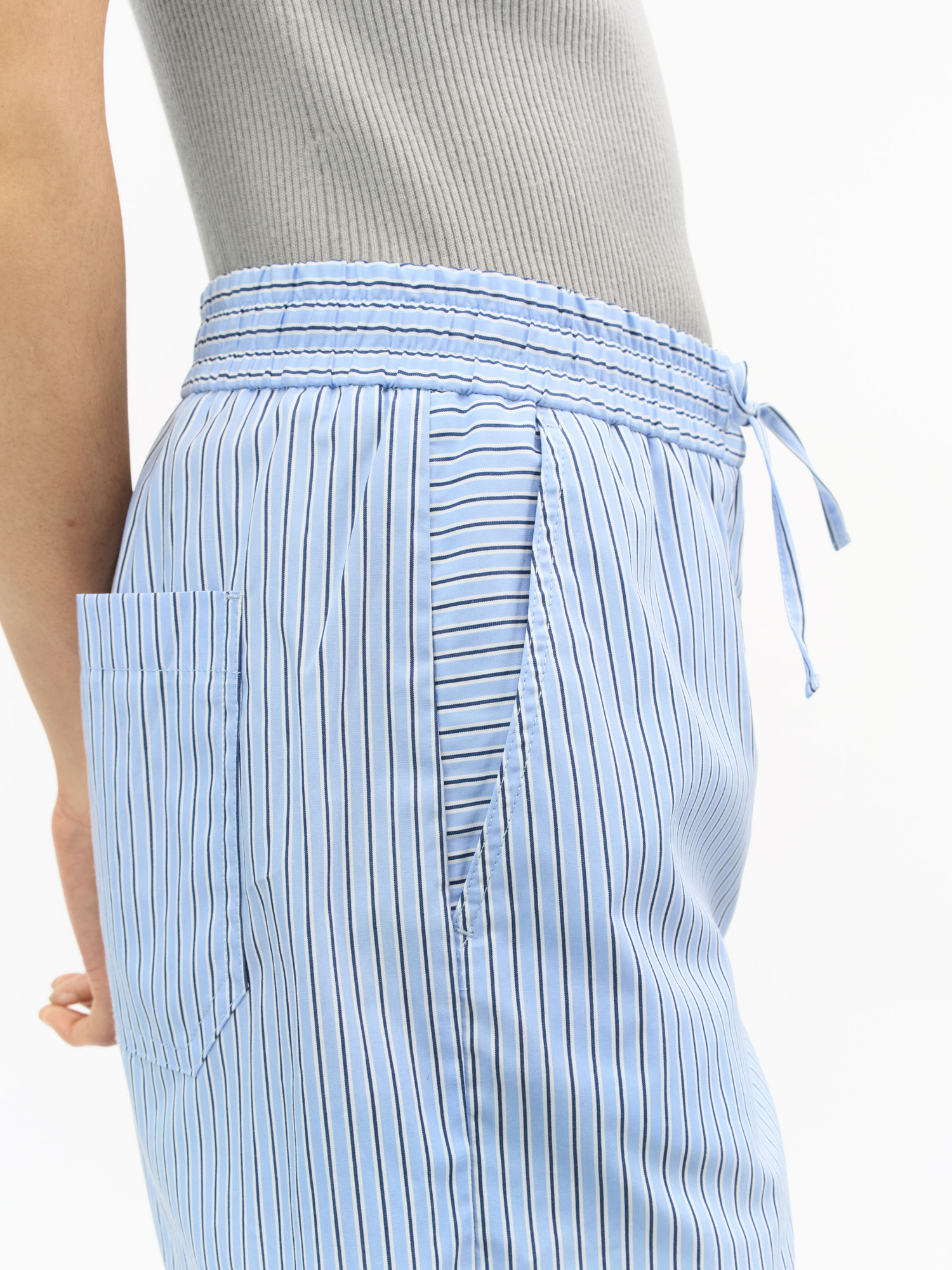 Sandy Relaxed-Fit Shorts