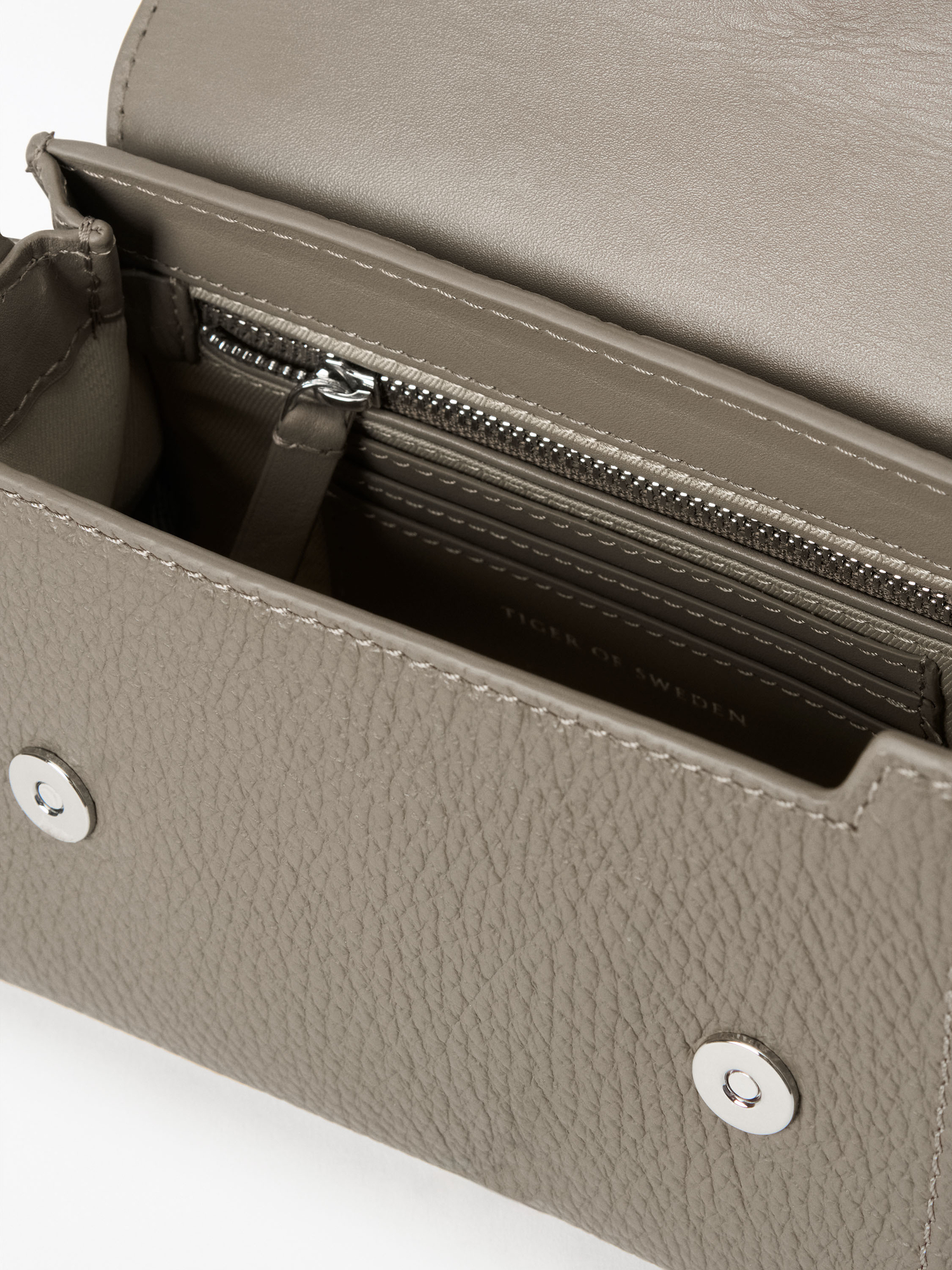 Ravea Crossbody Leather Bag