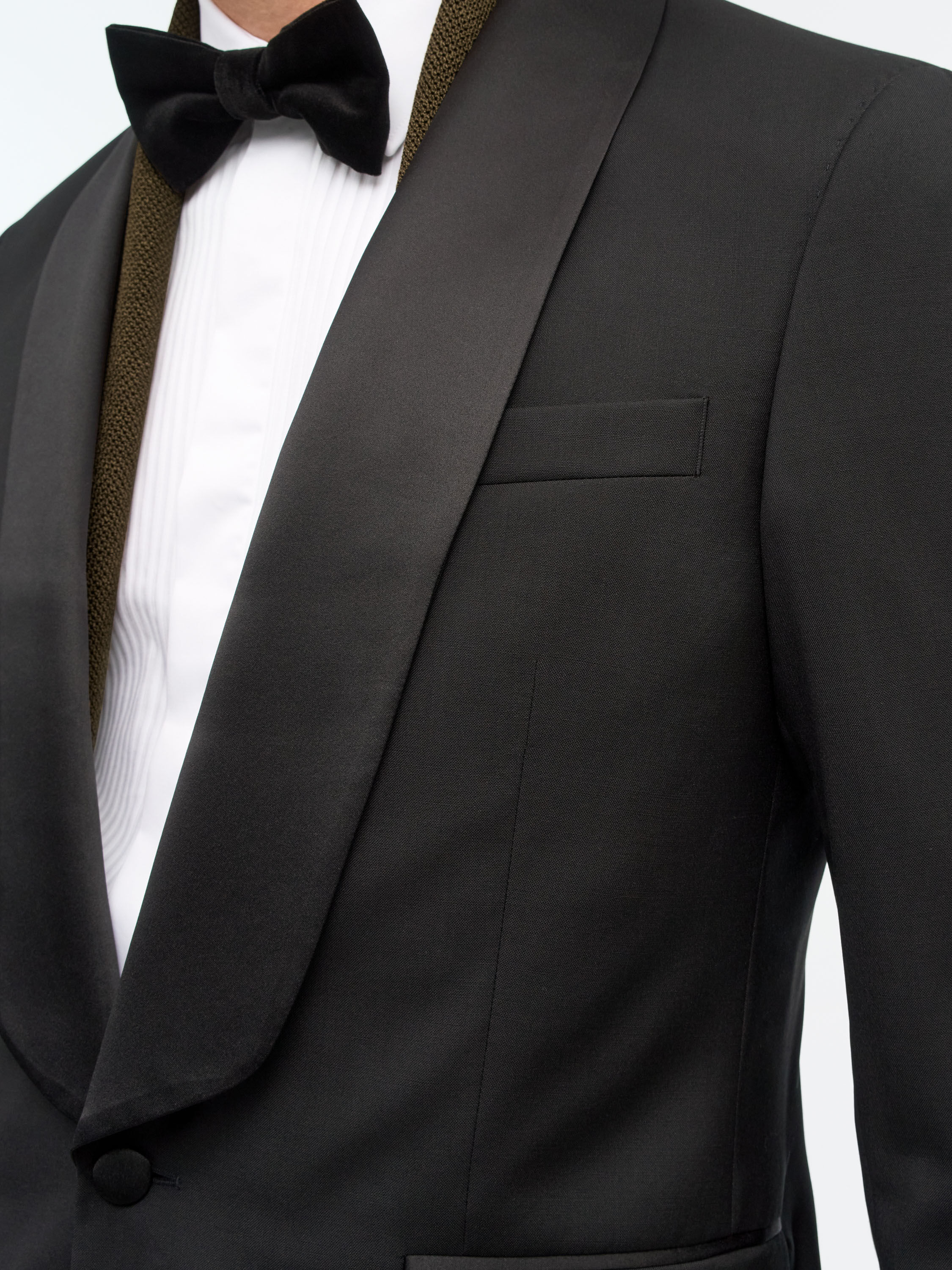 Ease RWS Tuxedo Suit