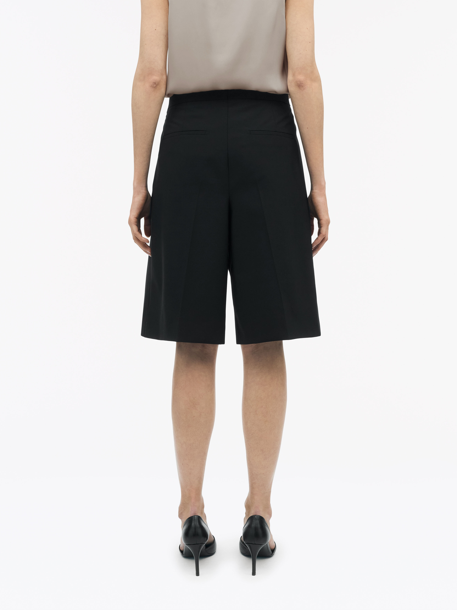 Sede Short Noir Taillé