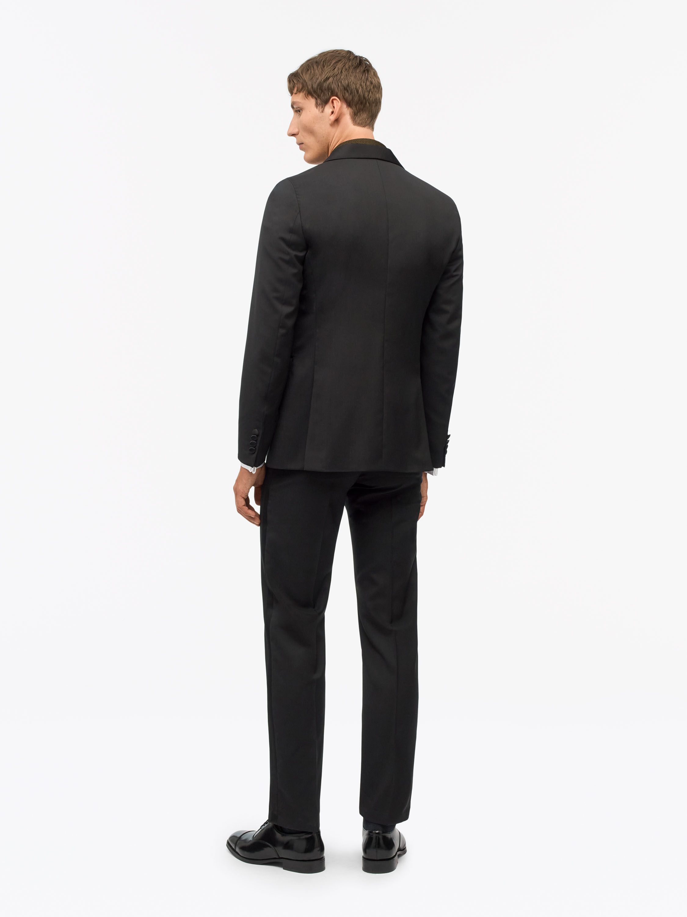 Ease RWS Tuxedo Suit