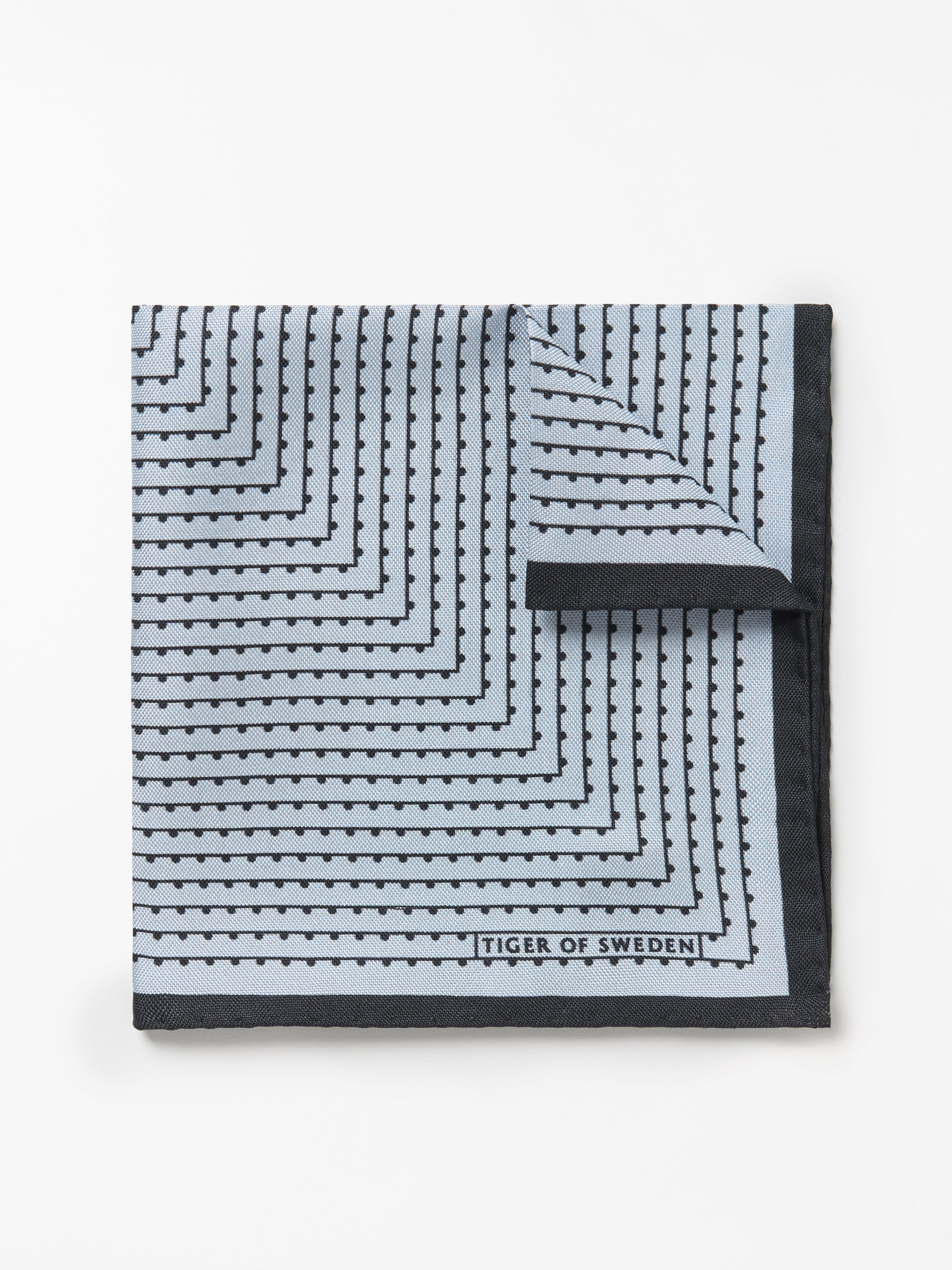 Quadra Dot Handkerchief