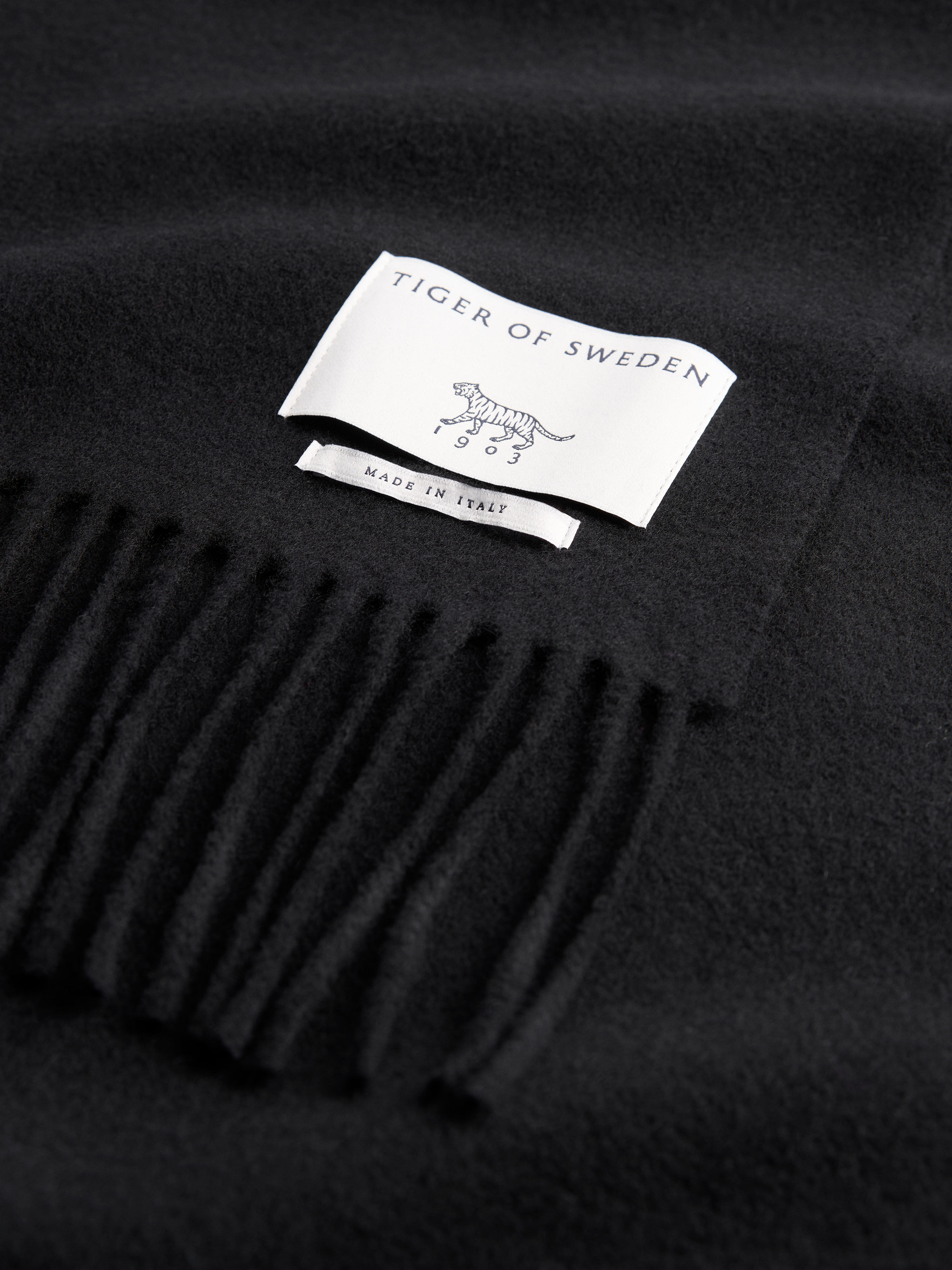 Lattan RWS Oversized Scarf 