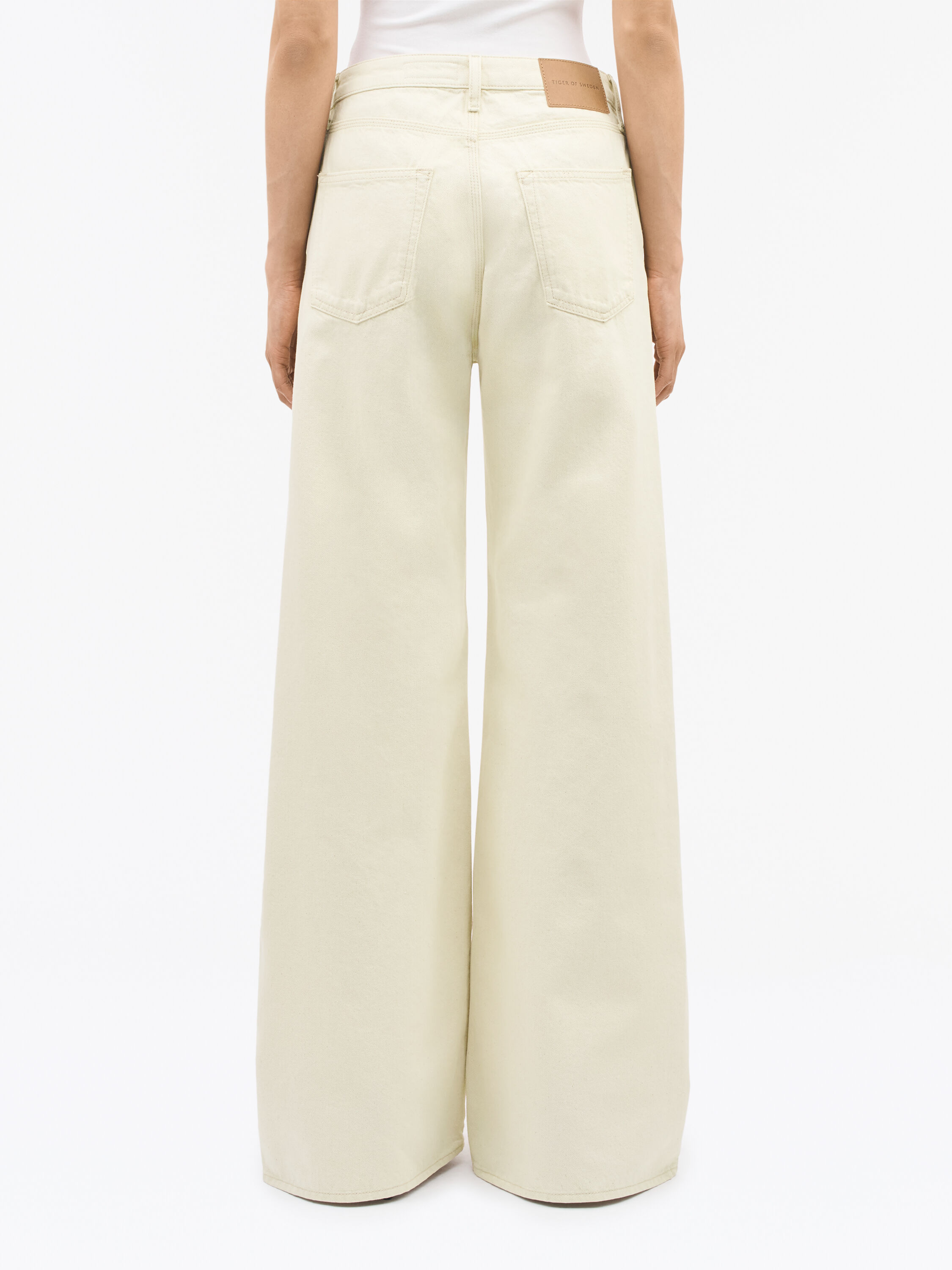 Kinne Relaxed Flare Jeans