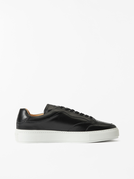 Nomme Sporty Sneakers