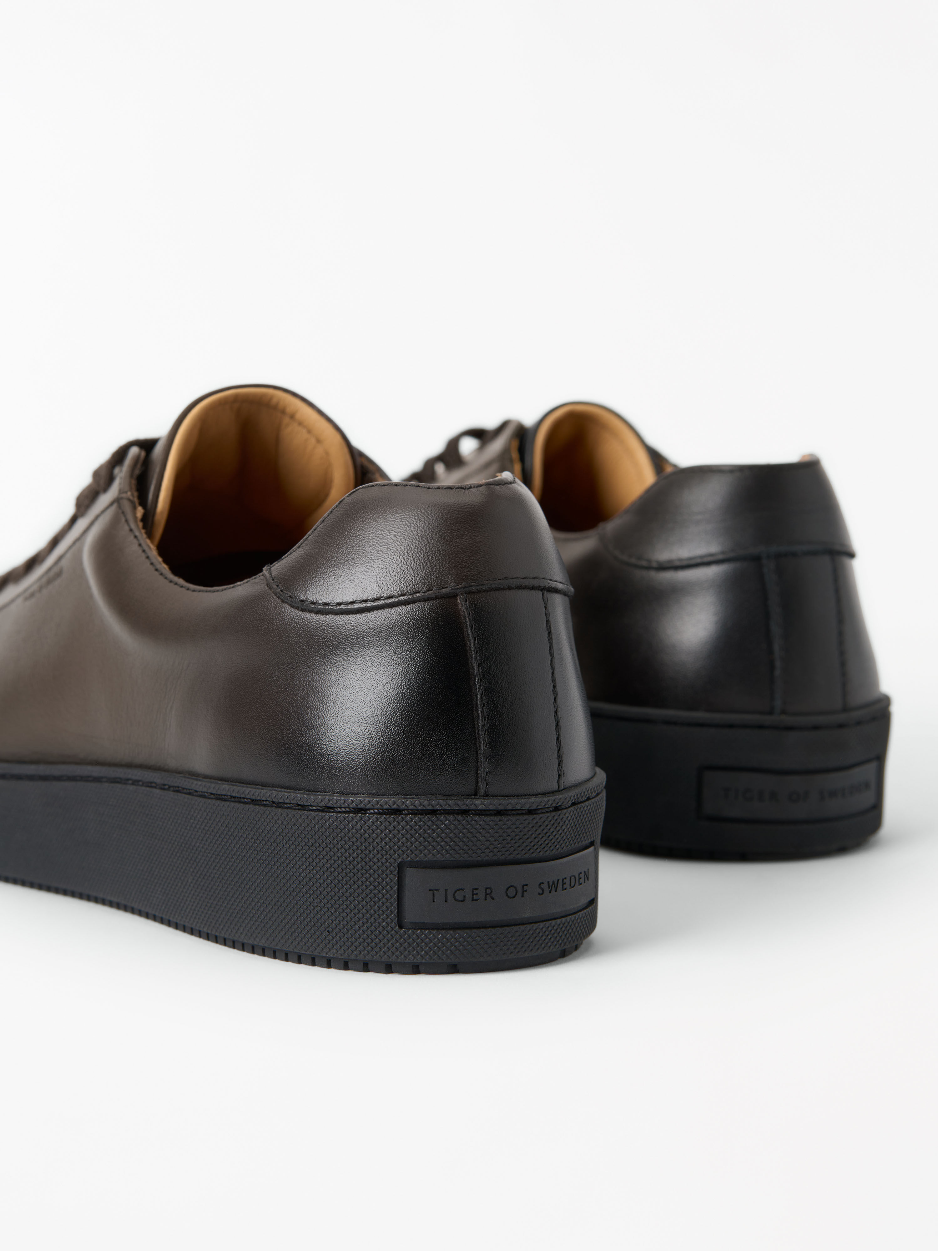 Salas 2 Classic Leather Sneakers