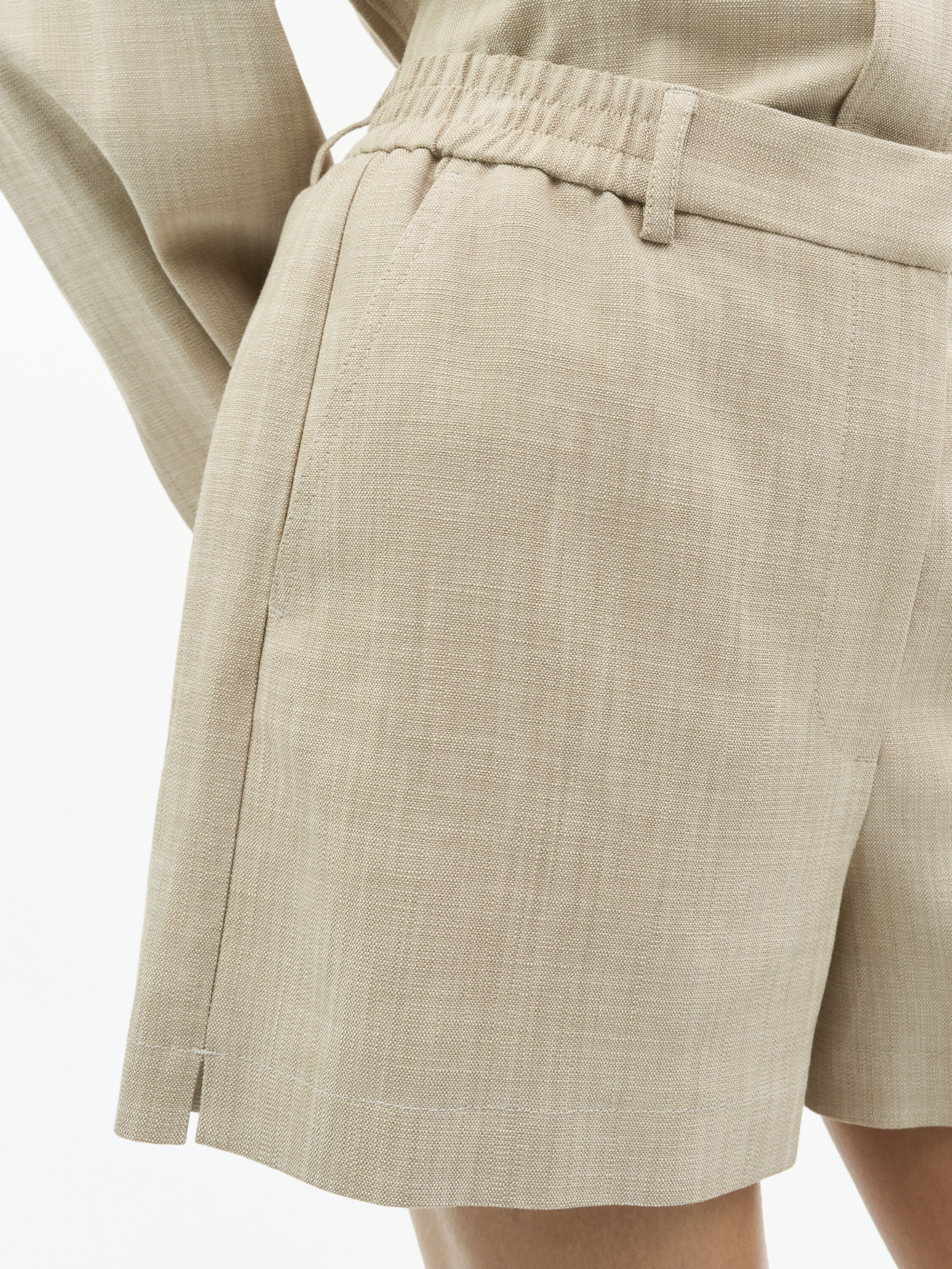 Sinde Structured Shorts