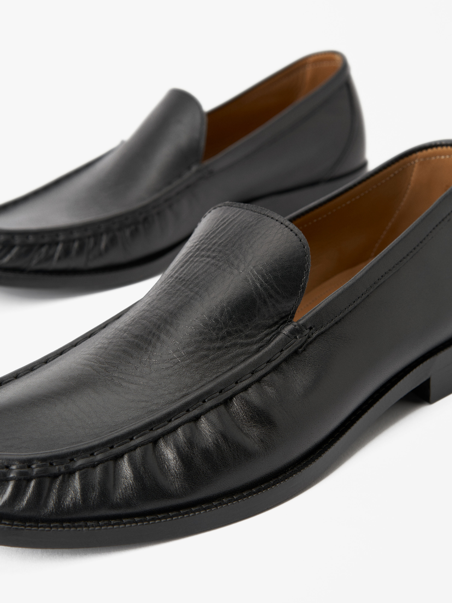 Molis Shoes