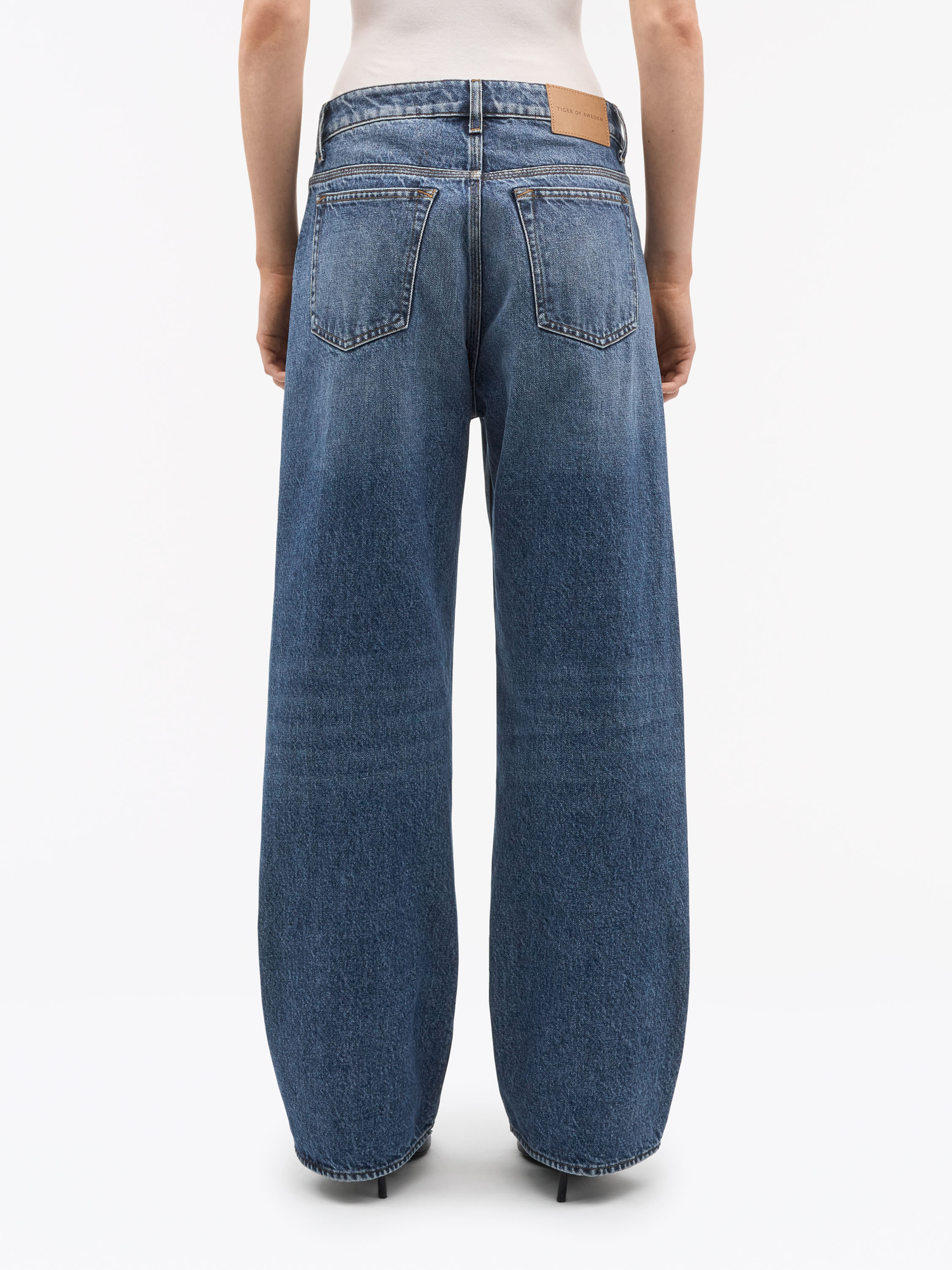 Milis Mid-Rise Jeans