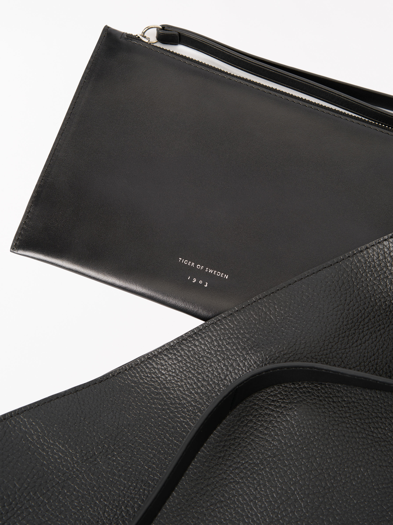 Foru Tasche Aus Genarbtem Leder