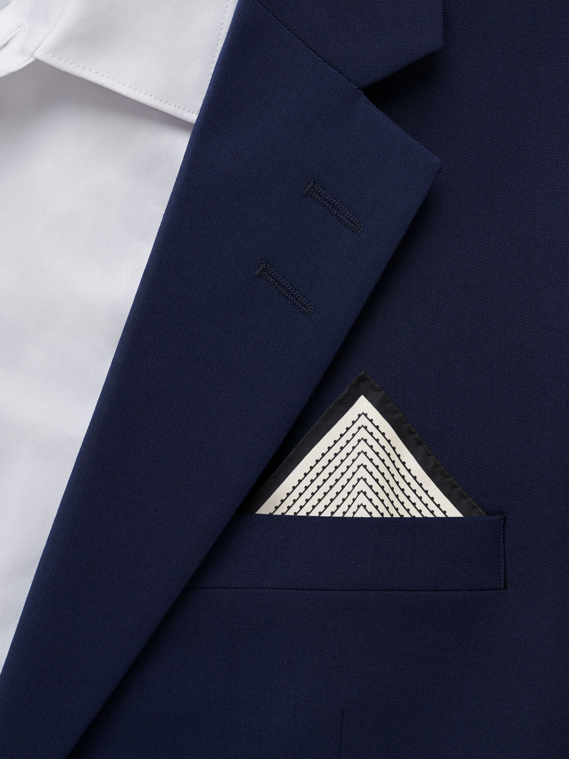 Quadra Dot Handkerchief