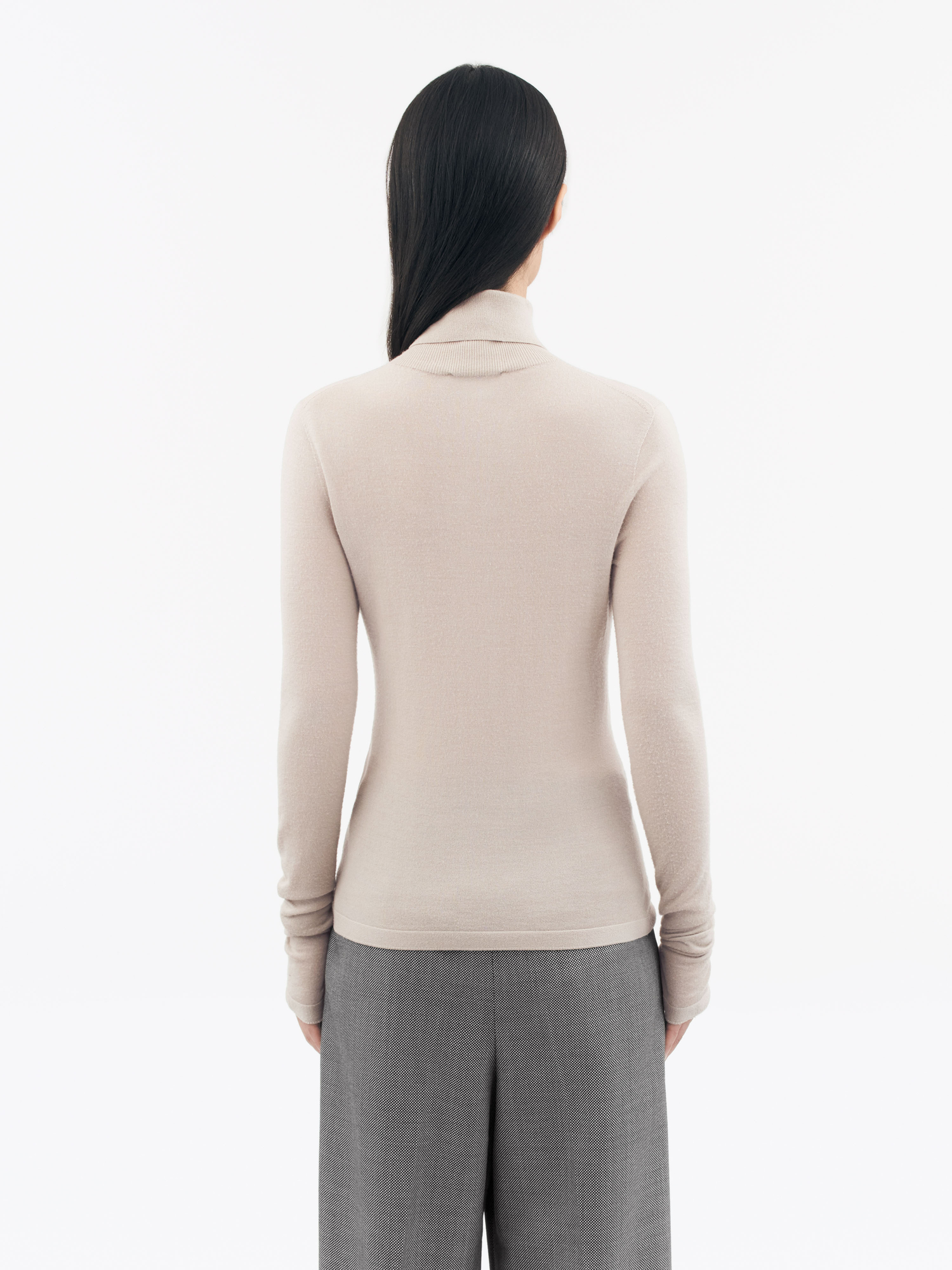Aminha Sweater