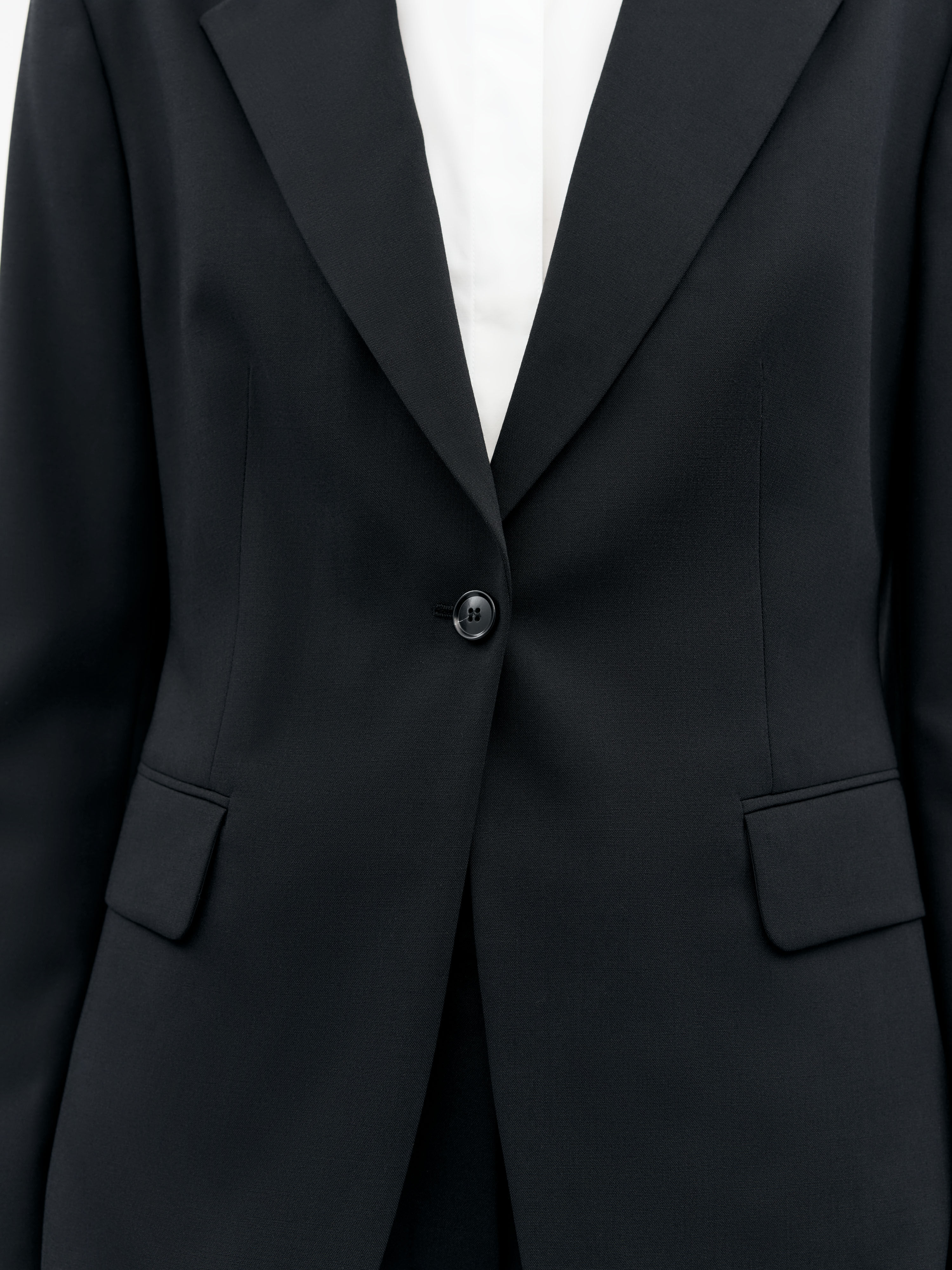 Narina Regular Fit Black Suit