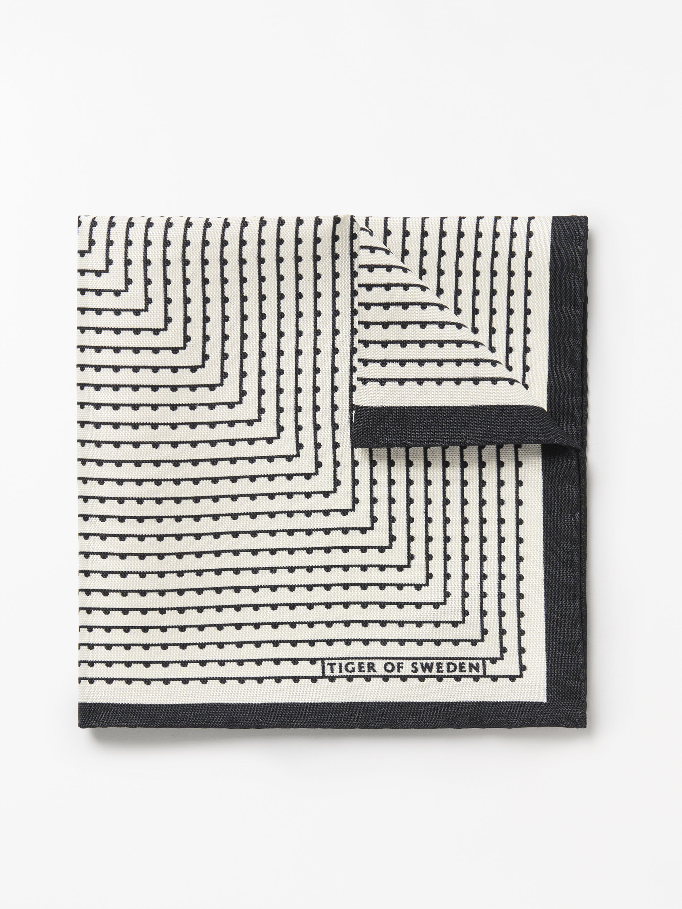 Quadra Dot Handkerchief