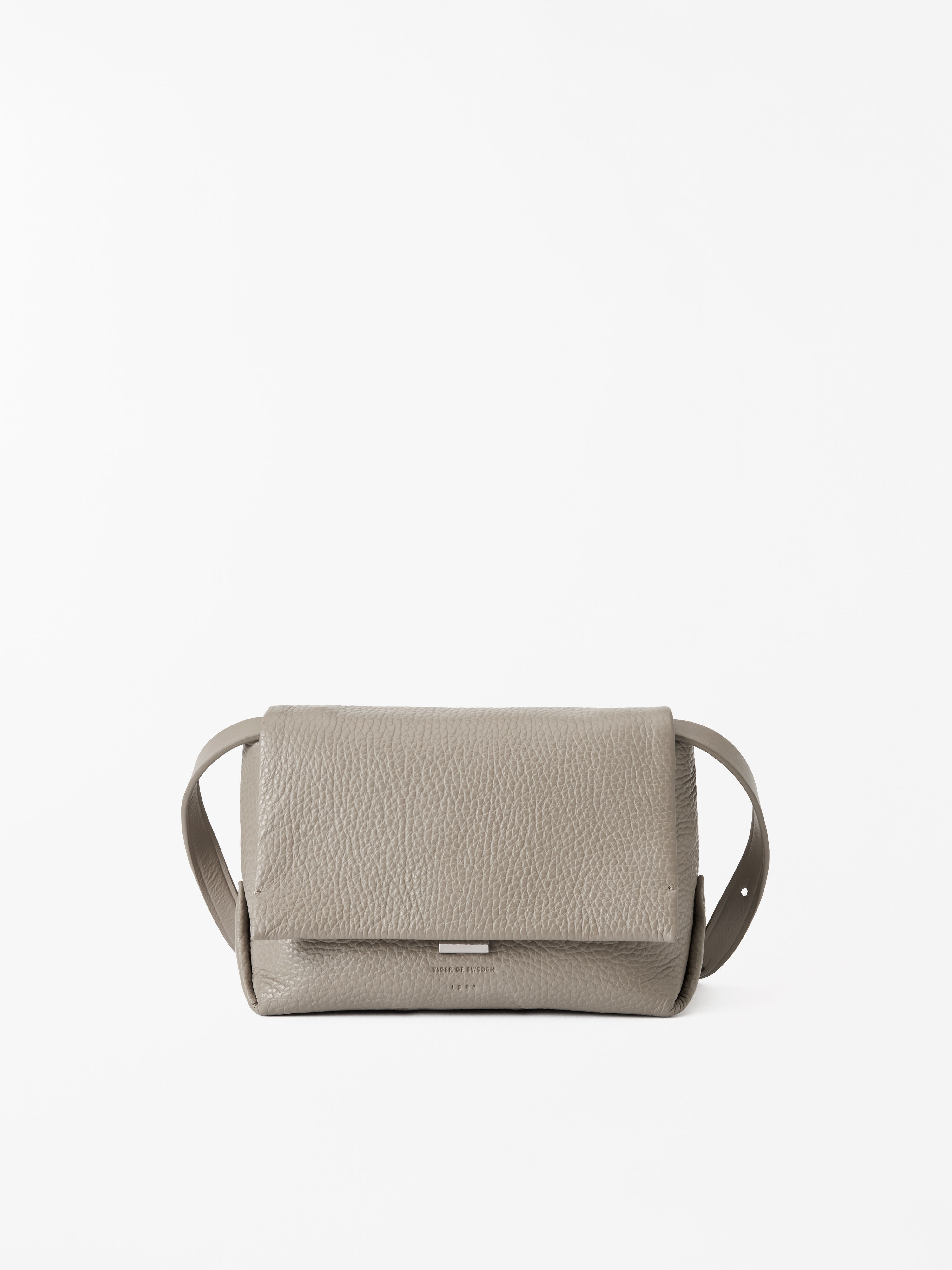 Paina Elegant Crossbody grainy leather Bag | Tiger Of Sweden