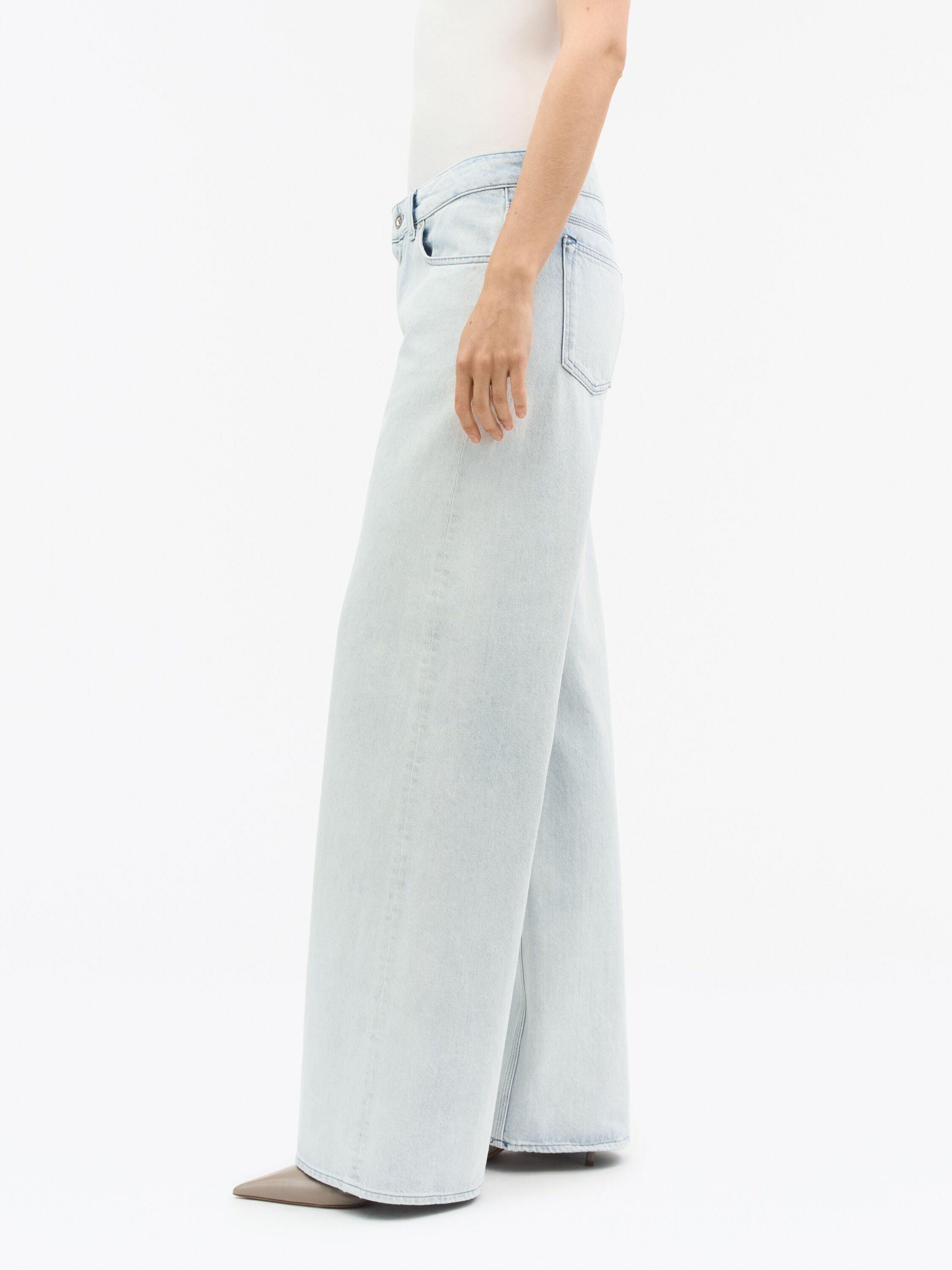 Loorna Wide Mid-rise Jeans