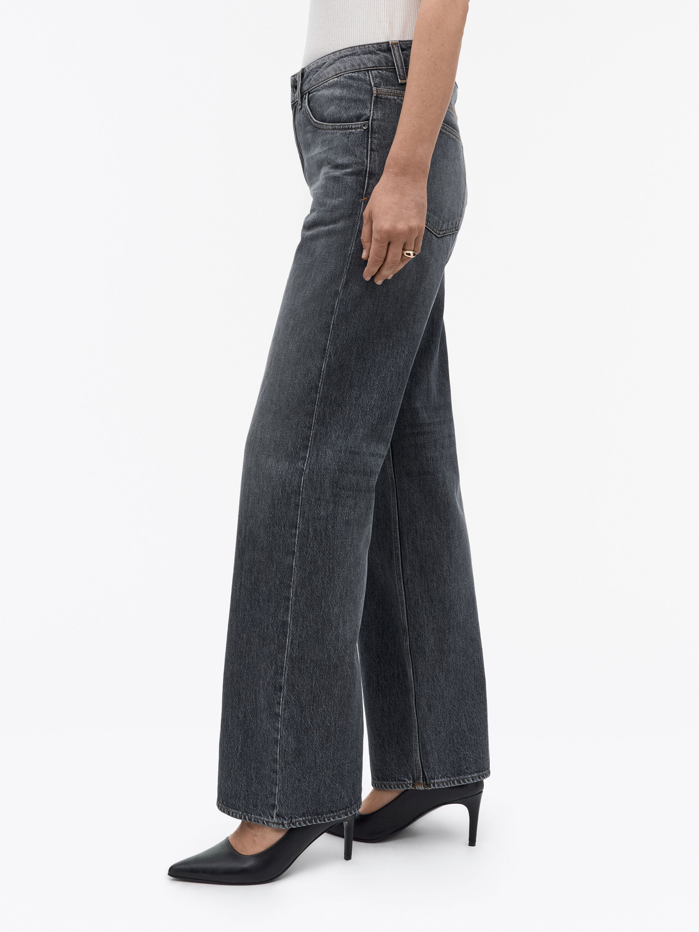 Milis Pine Mid-Rise Jeans